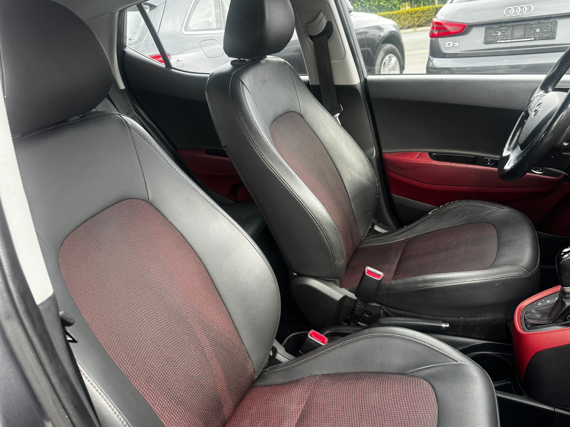 HYUNDAI i10 1.2 Vertex Automatic-image-9
