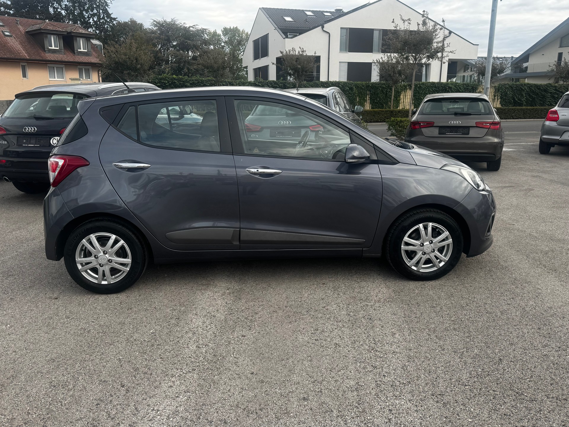 HYUNDAI i10 1.2 Vertex Automatic-image-6