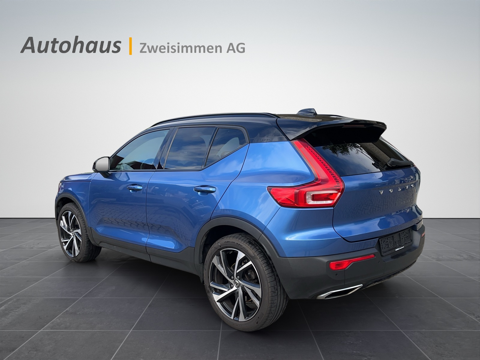 VOLVO XC40 T4 AWD R-Design Geartronic-image-2