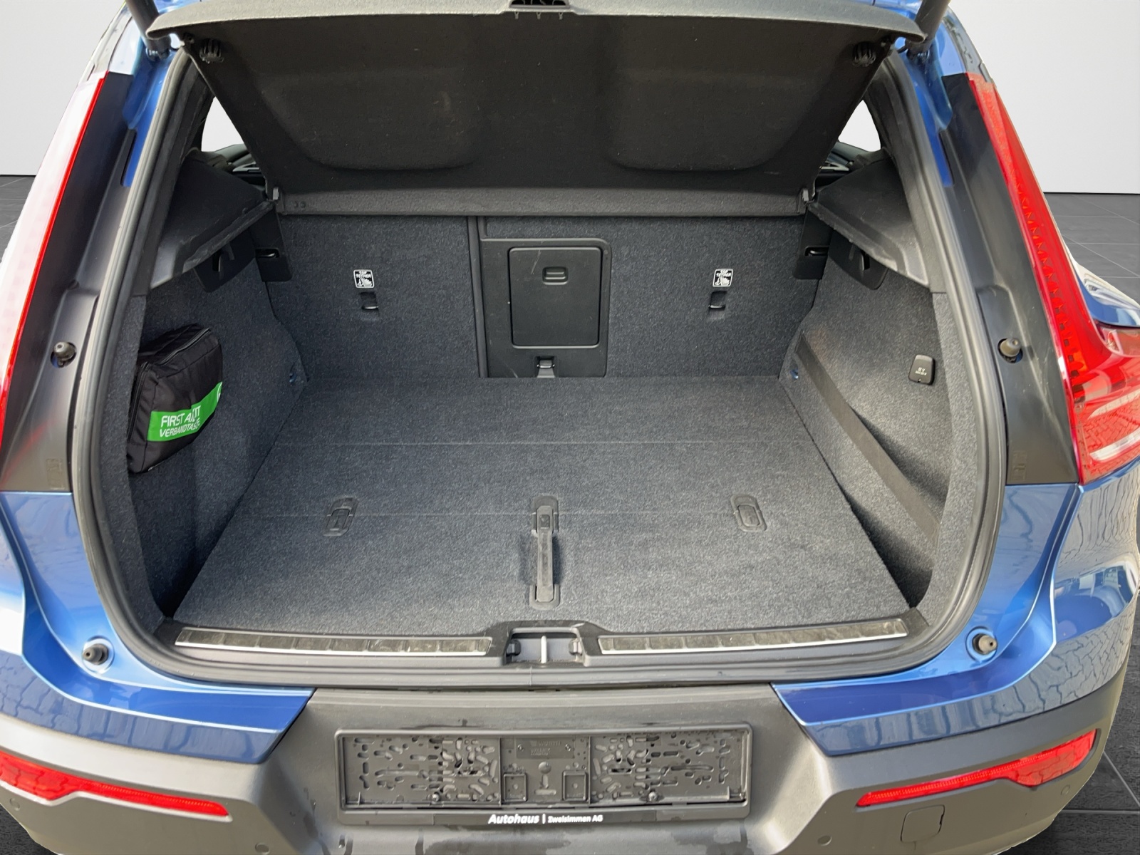 VOLVO XC40 T4 AWD R-Design Geartronic-image-12