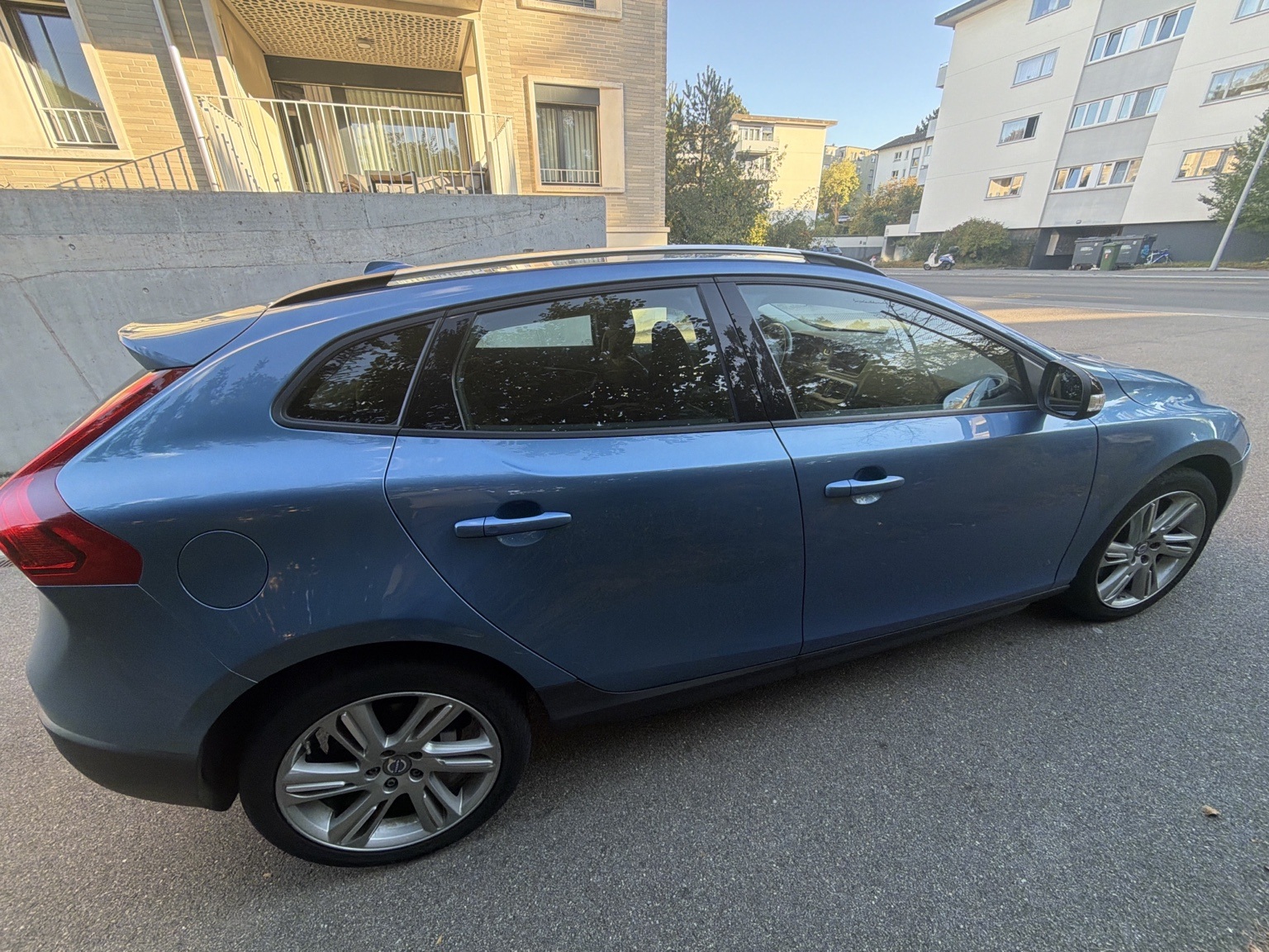 VOLVO 2.0 D3 Kinetic S/S-image-1