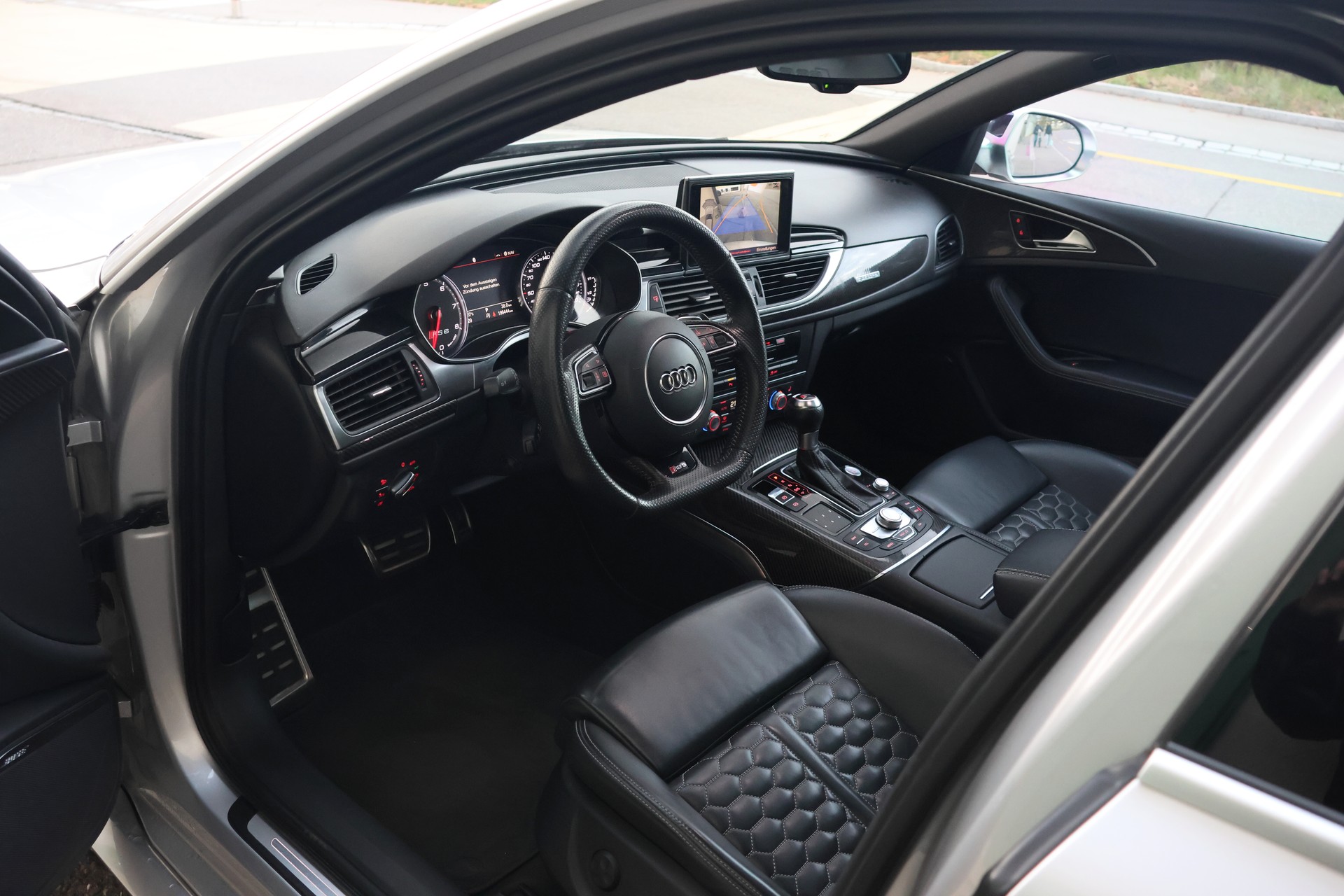 AUDI RS6 Avant 4.0 TFSI V8 quattro Tiptronic-image-9