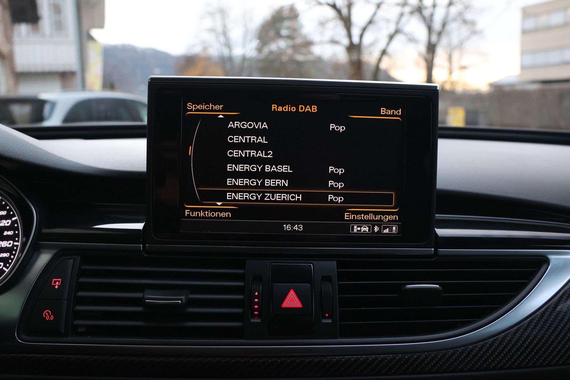 AUDI RS6 Avant 4.0 TFSI V8 quattro Tiptronic-image-21