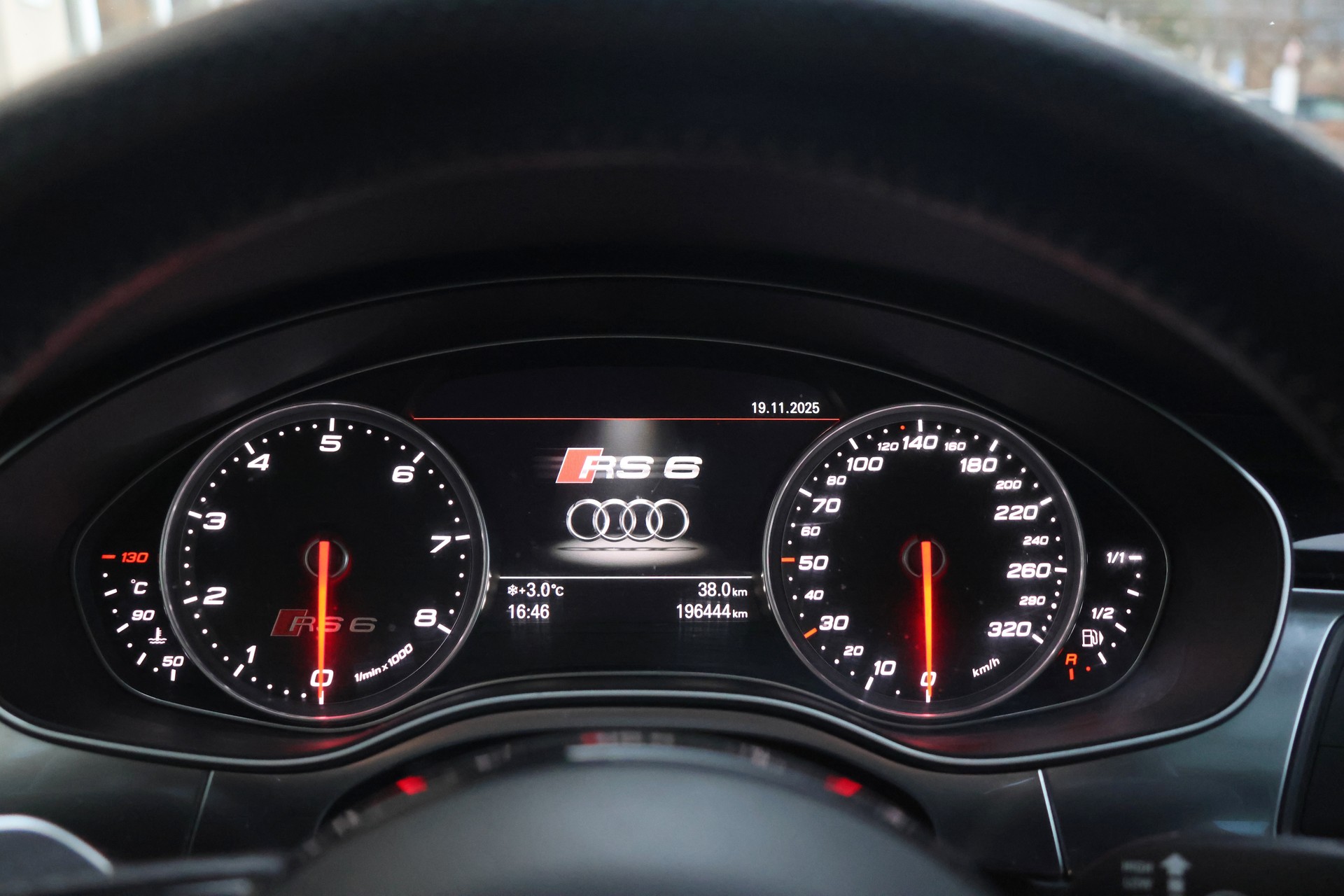 AUDI RS6 Avant 4.0 TFSI V8 quattro Tiptronic-image-26