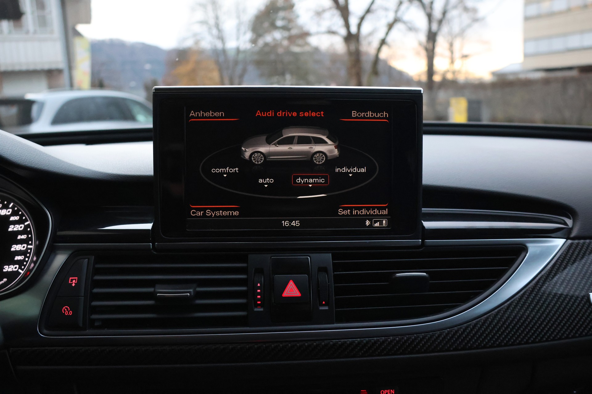 AUDI RS6 Avant 4.0 TFSI V8 quattro Tiptronic-image-24