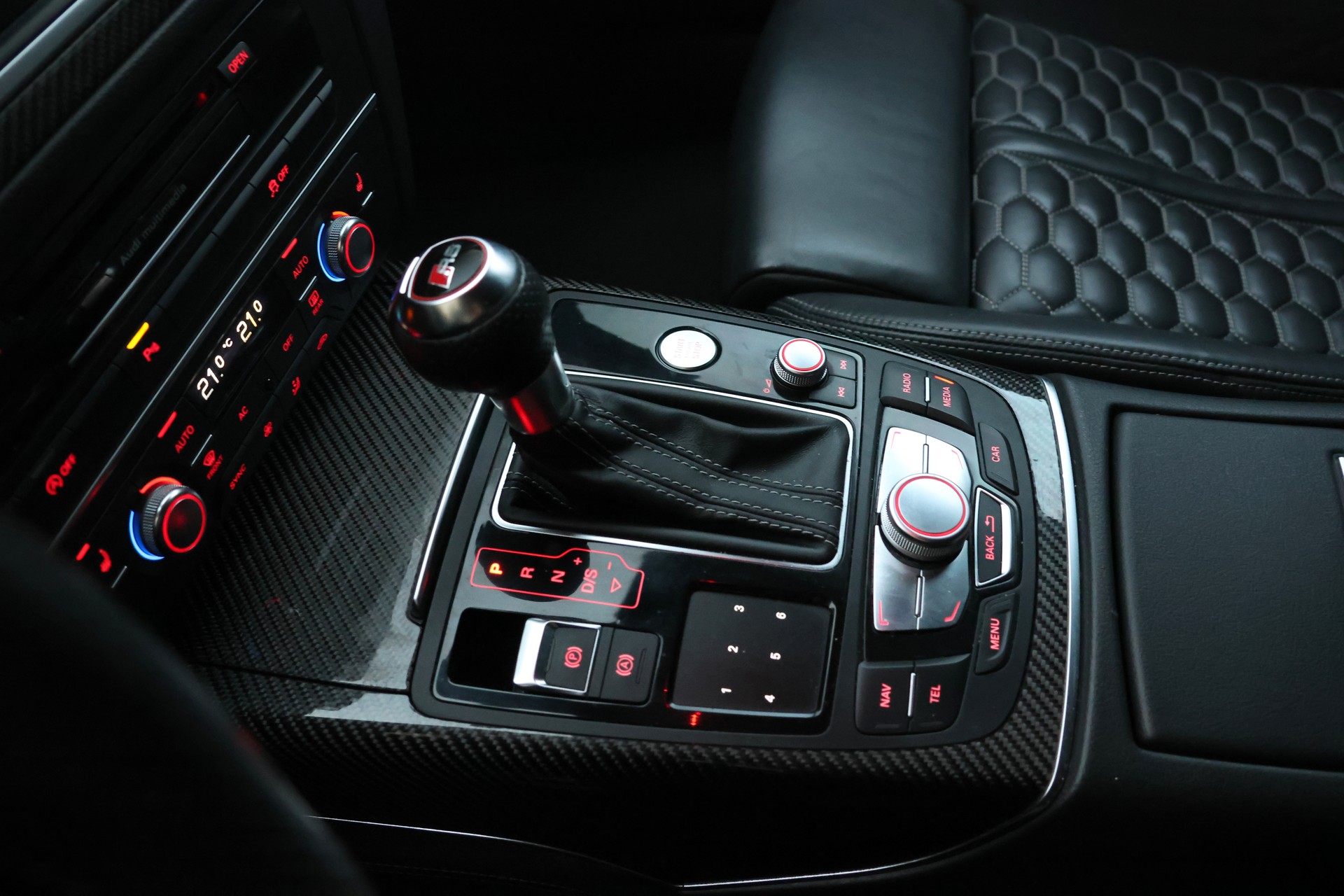 AUDI RS6 Avant 4.0 TFSI V8 quattro Tiptronic-image-16