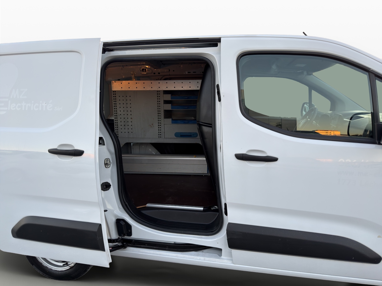 CITROEN Berlingo Van 1.2 Pure Tech 110 s/s Swiss Edition-image-17