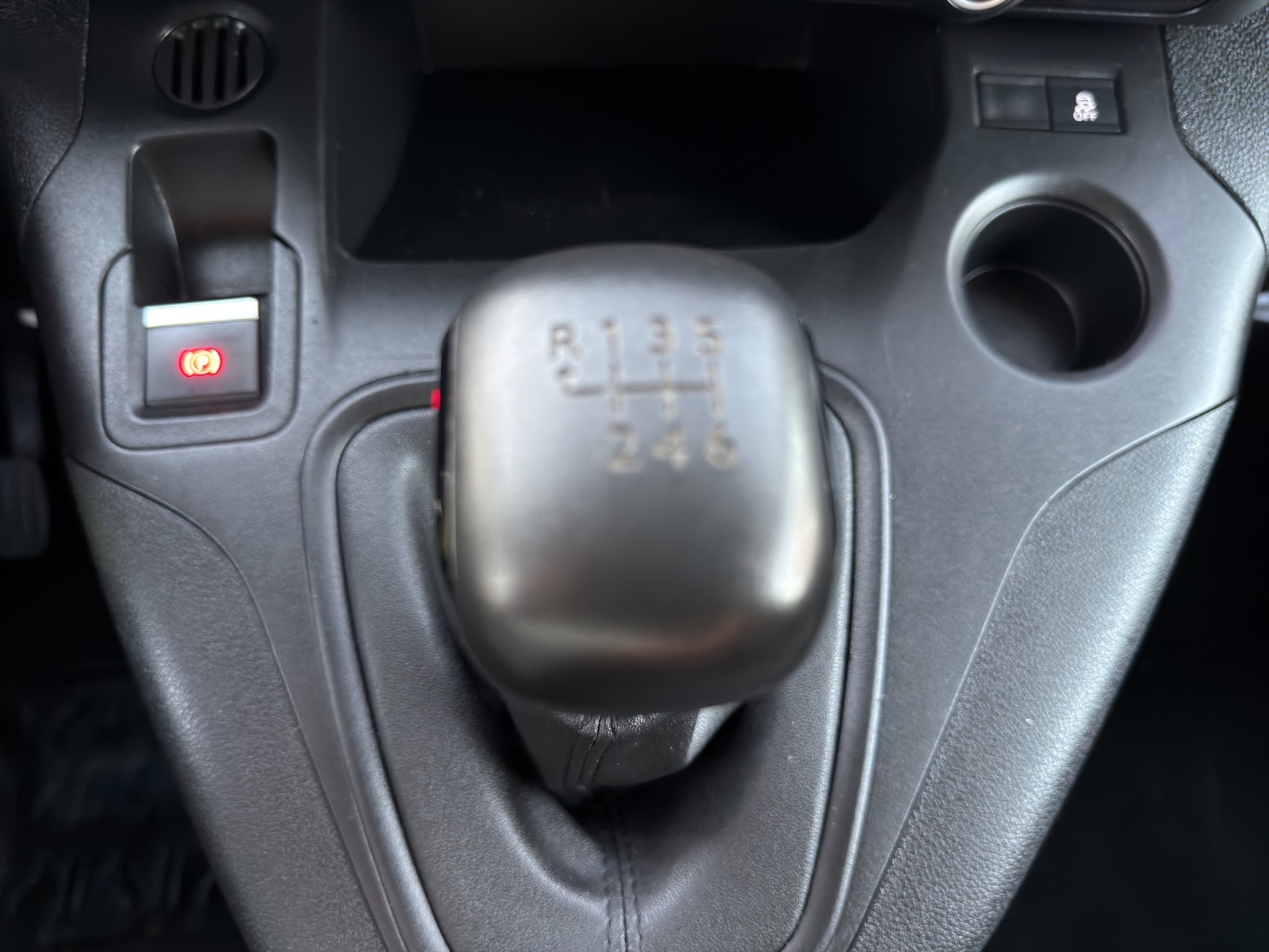 CITROEN Berlingo Van 1.2 Pure Tech 110 s/s Swiss Edition-image-13