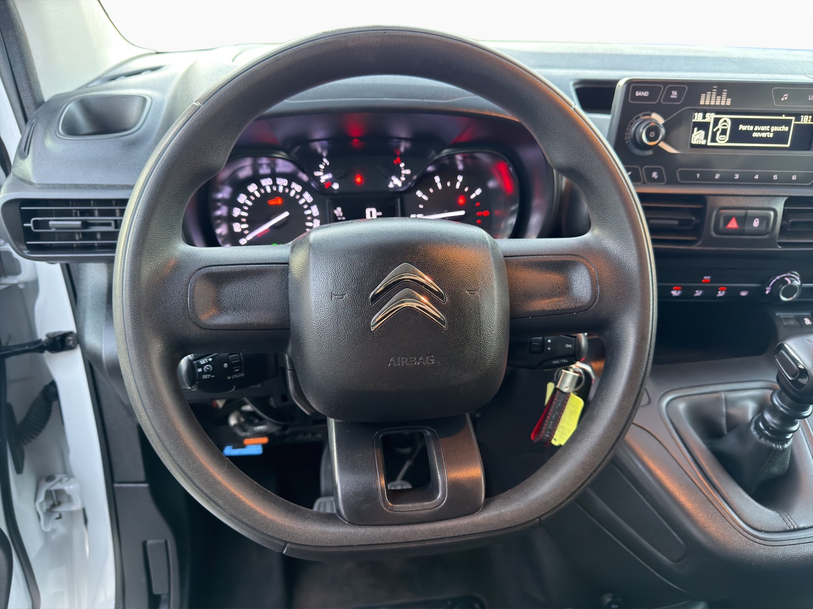 CITROEN Berlingo Van 1.2 Pure Tech 110 s/s Swiss Edition-image-10