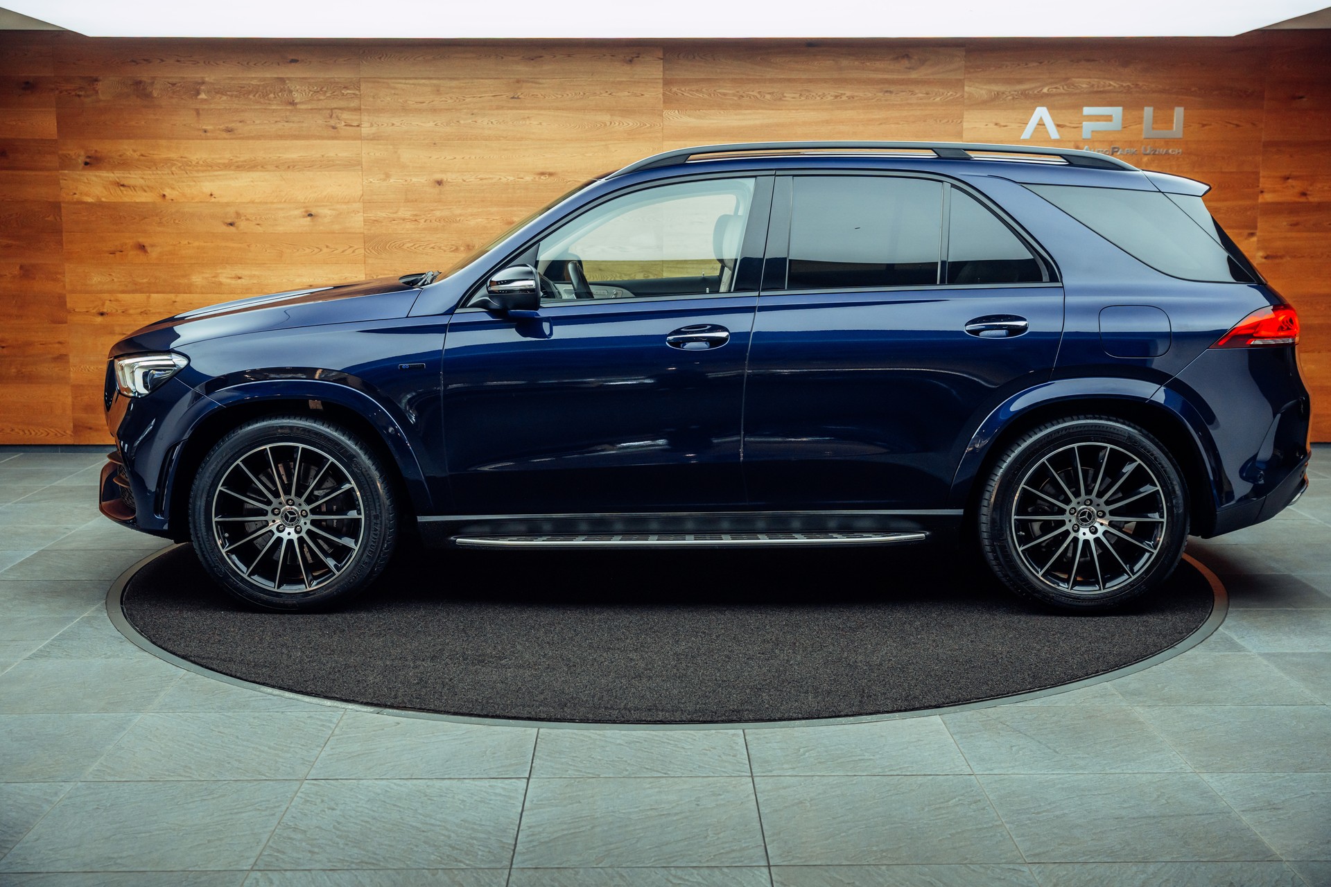 MERCEDES-BENZ GLE 350 de 4Matic AMG Line 9G-Tronic-image-11