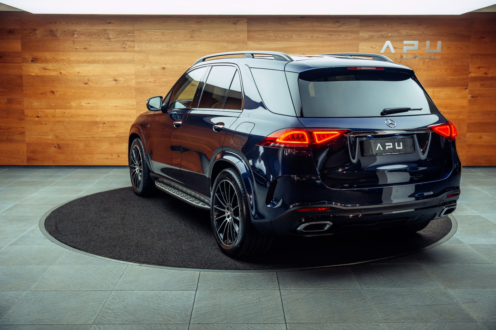 MERCEDES-BENZ GLE 350 de 4Matic AMG Line 9G-Tronic-image-2