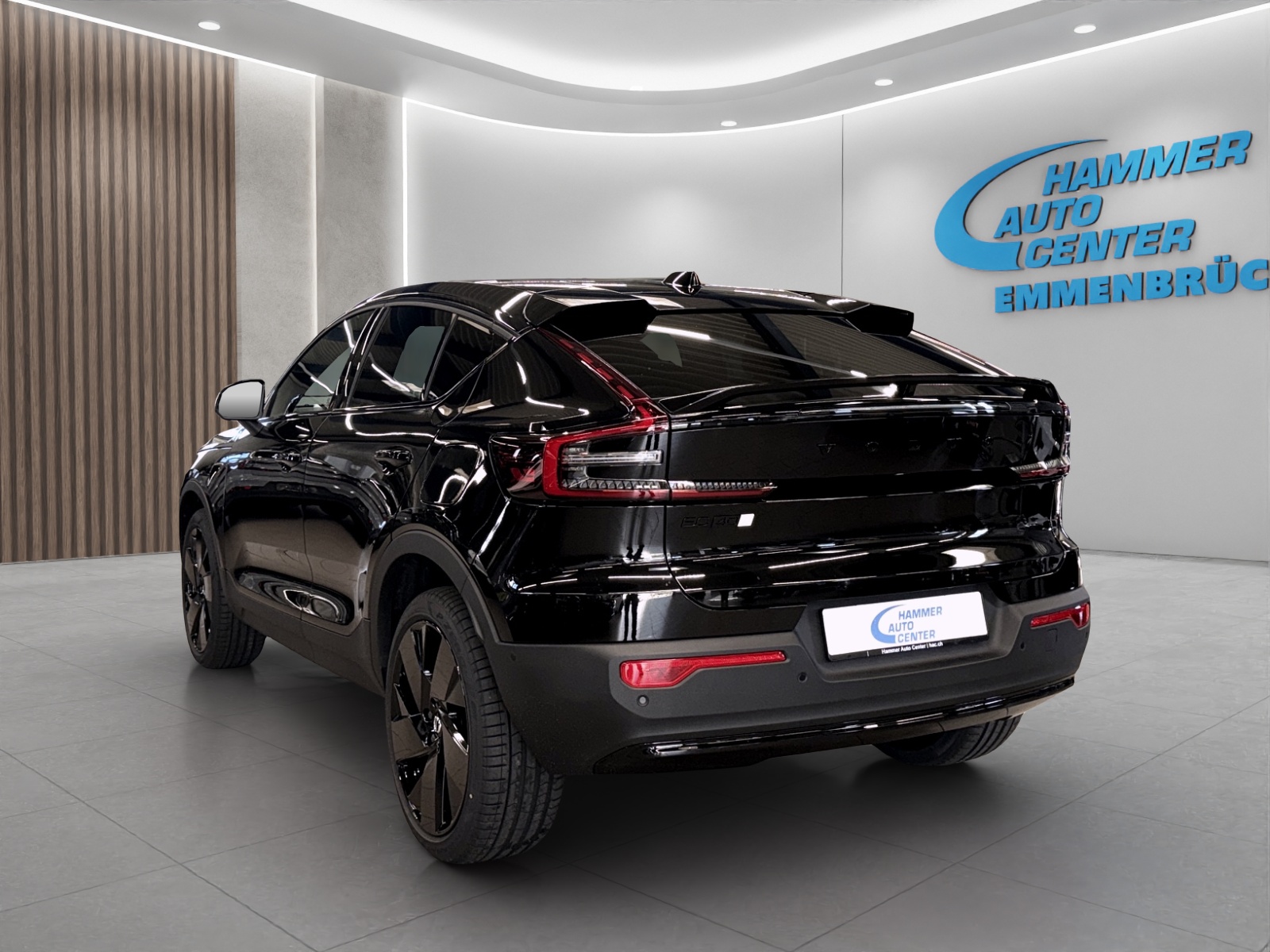 VOLVO EC40 Twin Performance Black Edition AWD-image-2