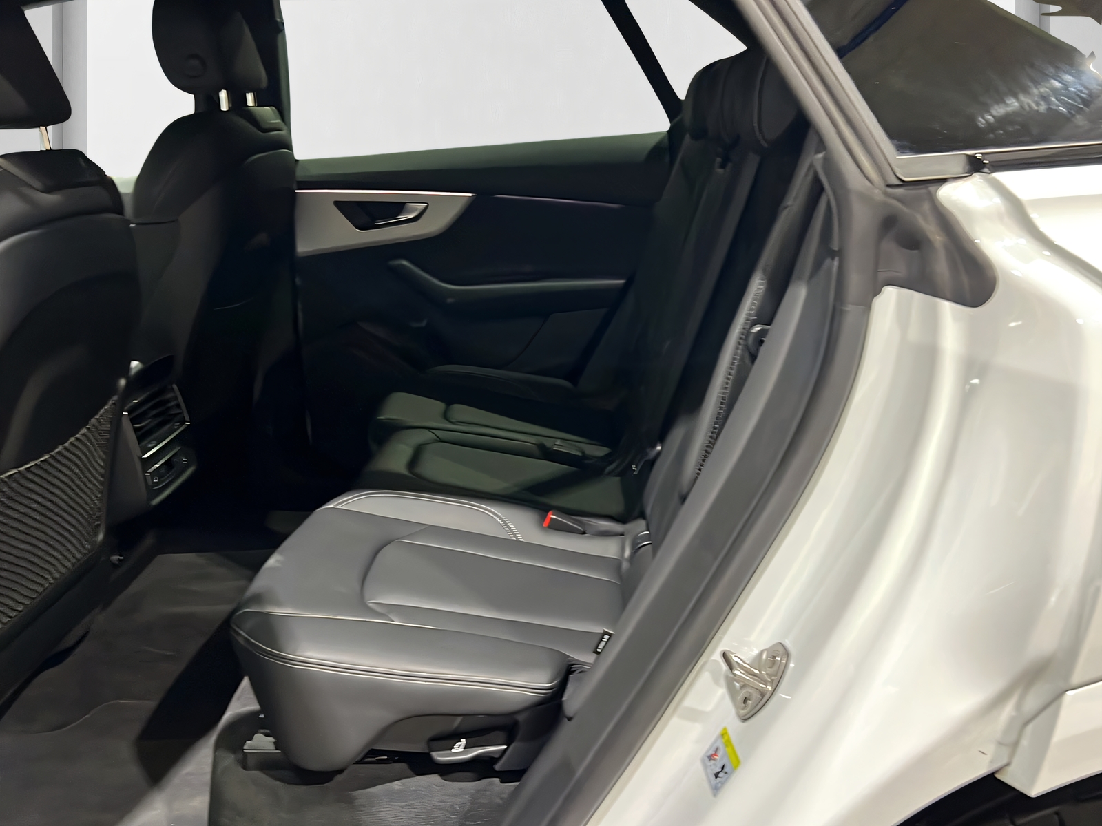 AUDI Q8 SUV TFSI e quattro 290 kW S-Line**5-Jahre Garantie,Matrix,Panodach,Luftfahrwerk**SoH 100%**-image-9