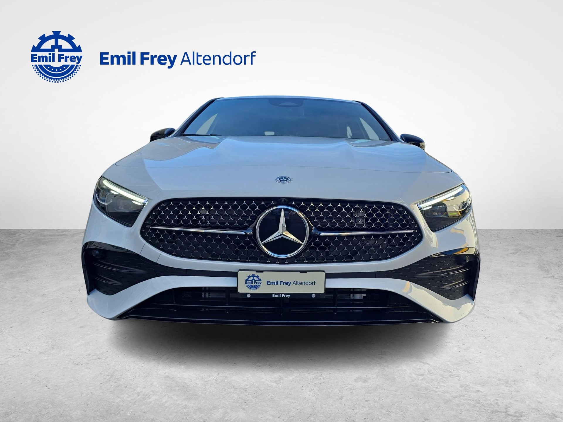 MERCEDES-BENZ A 220 4MATIC AMG Line-image-7