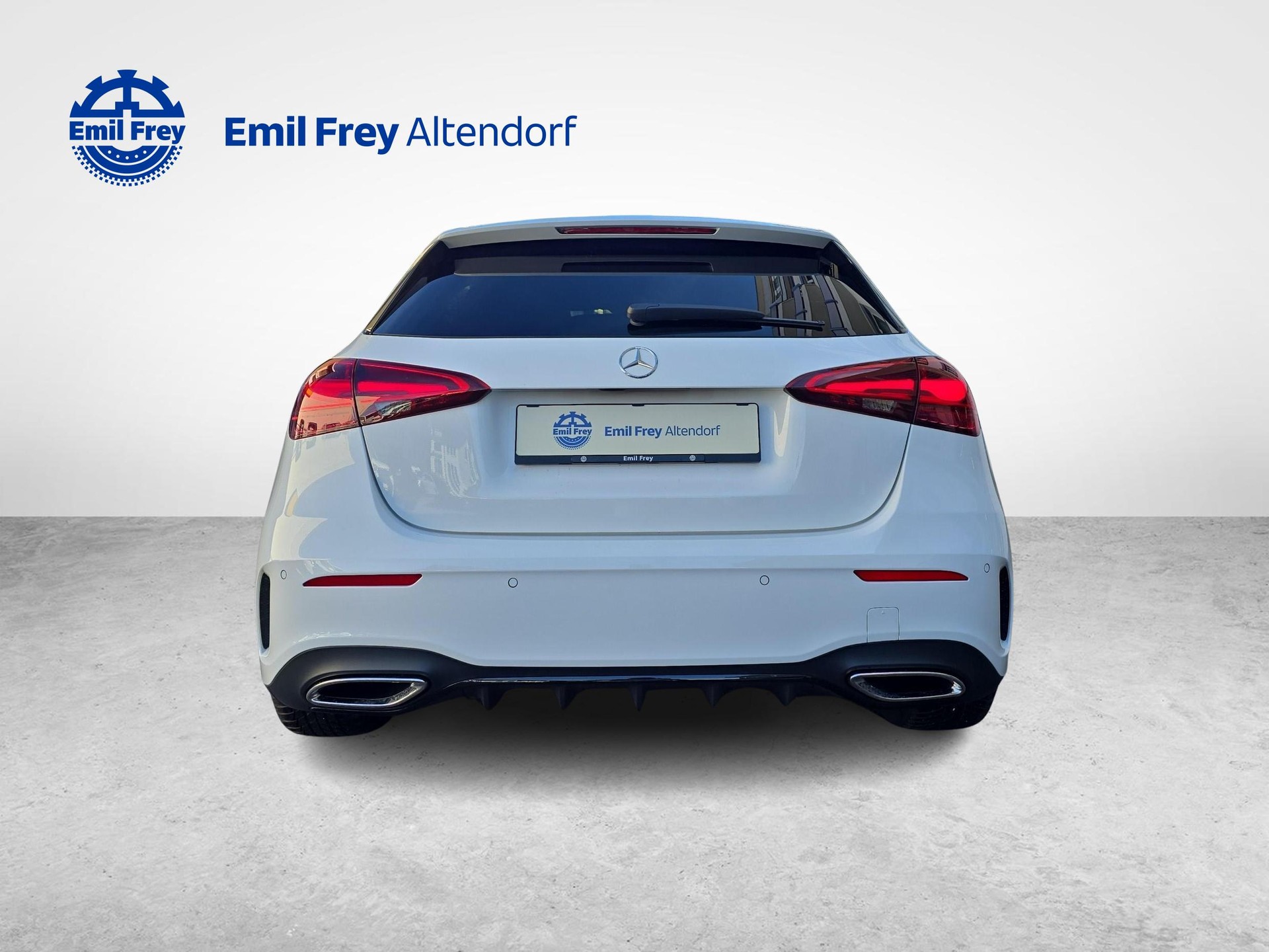 MERCEDES-BENZ A 220 4MATIC AMG Line-image-3