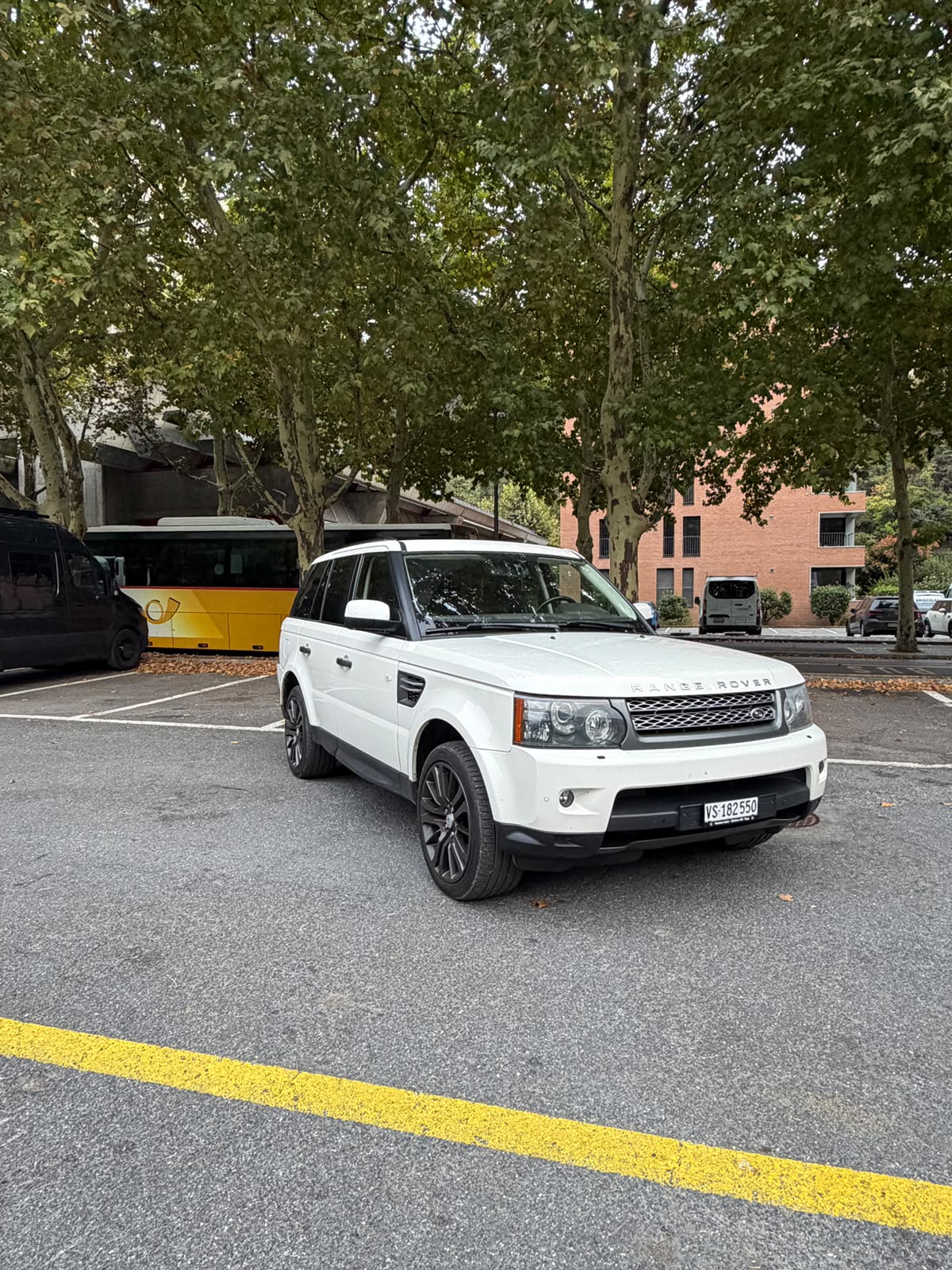 LAND ROVER Range Rover Sport 3.6 TDV8 HSE Automatic-image-4