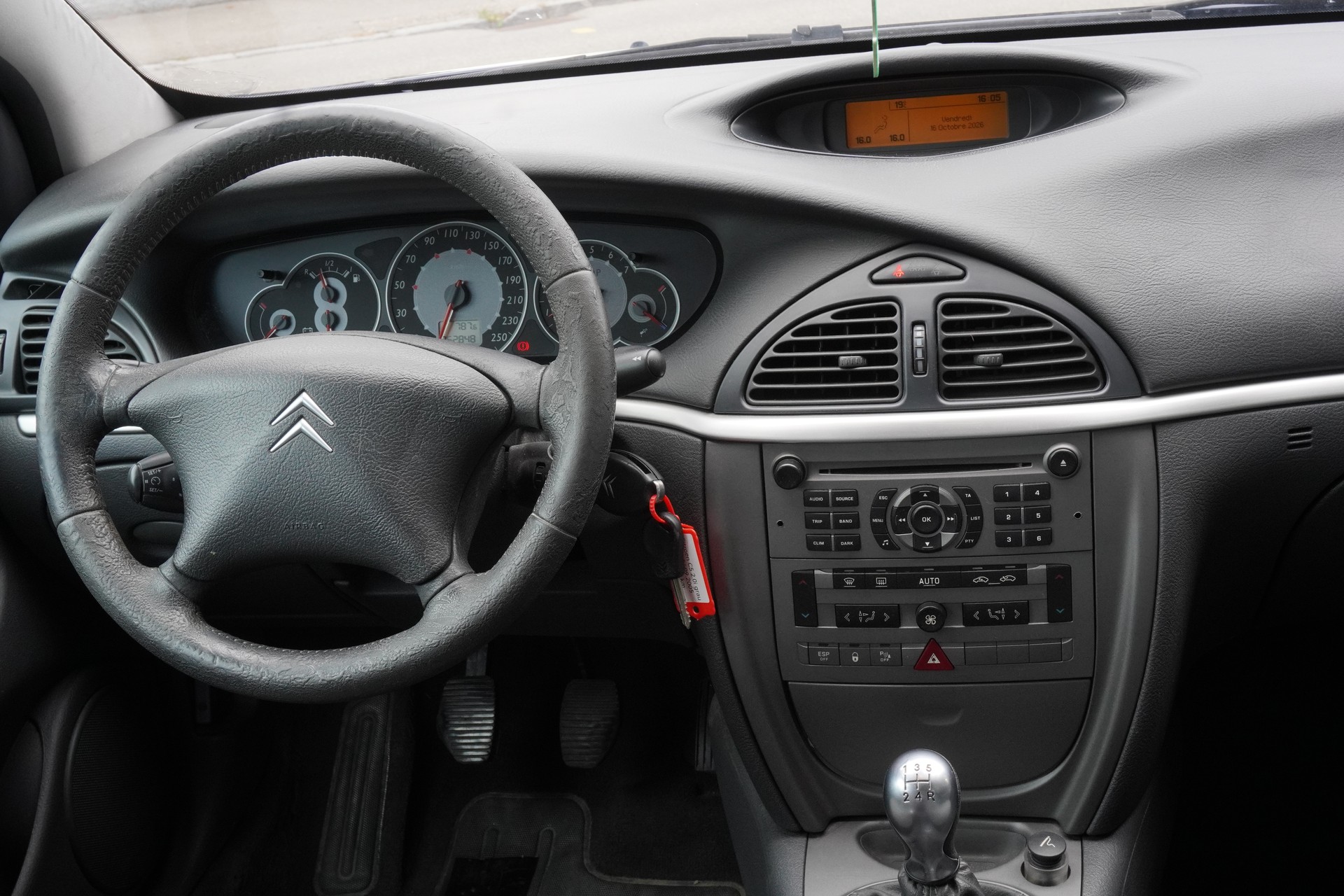 CITROEN C5 Break 2.0i Exclusive-image-9