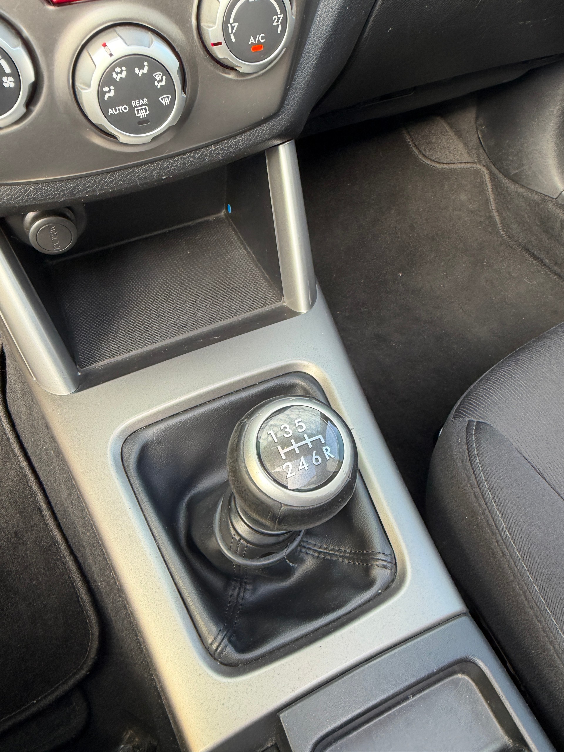 SUBARU Forester 2.0D XS Comfort-image-11