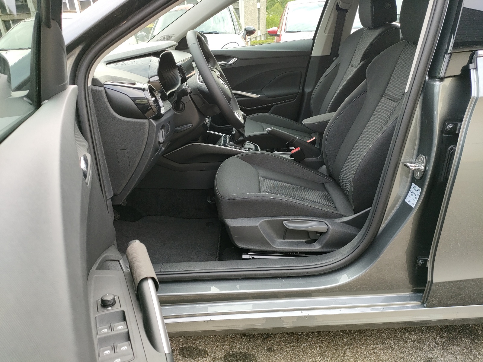 SKODA Fabia 1.0 TSI Style-image-6