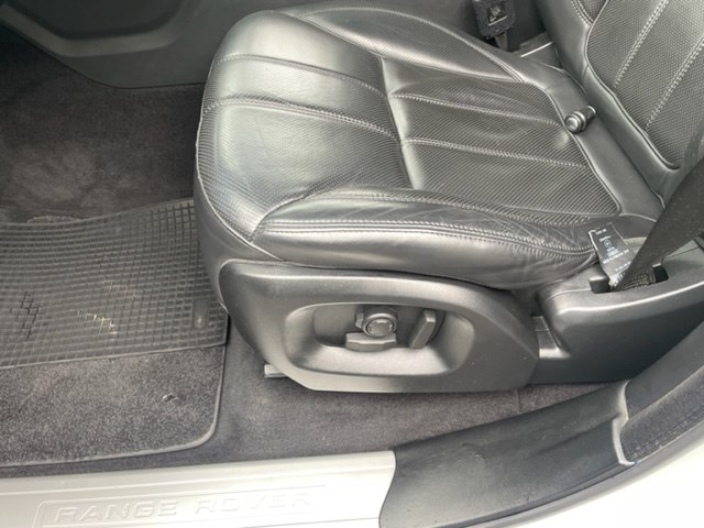 LAND ROVER Range Rover Sport 3.0 SDV6 HSE Dynamic Automatic-image-13