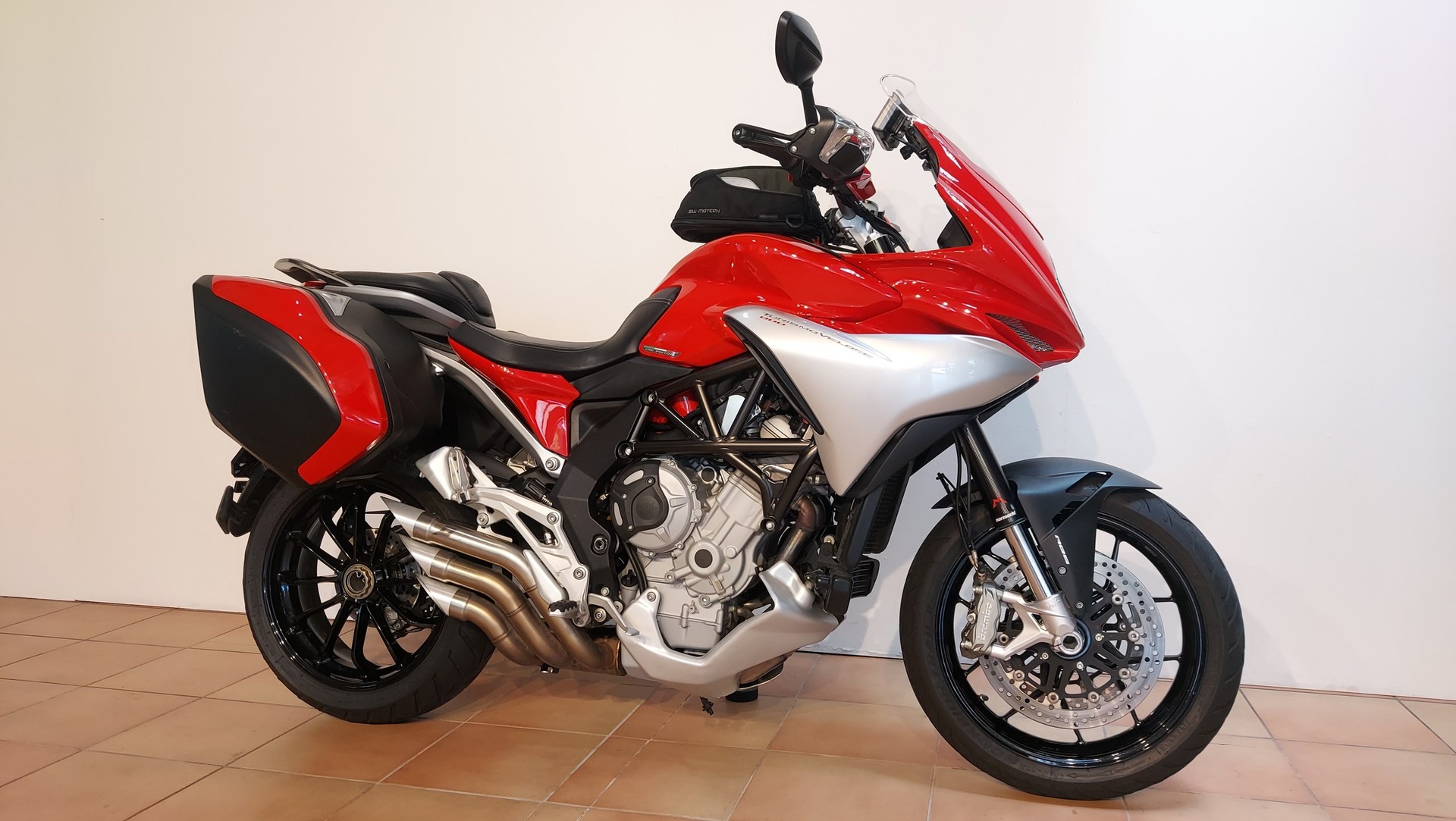 MV AGUSTA Turismo Veloce-showroom-element-2
