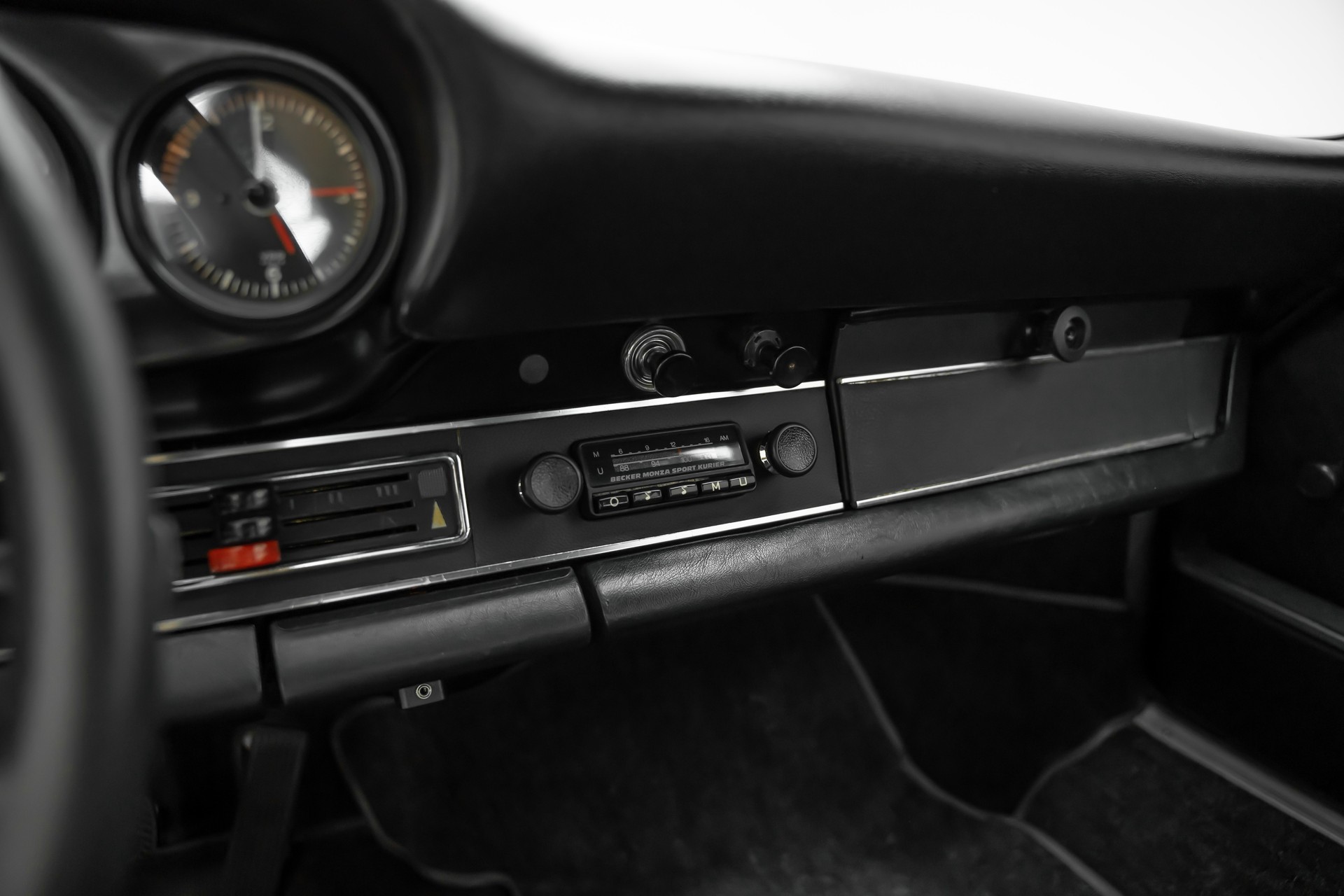 PORSCHE Carrera RS 2.7-image-19