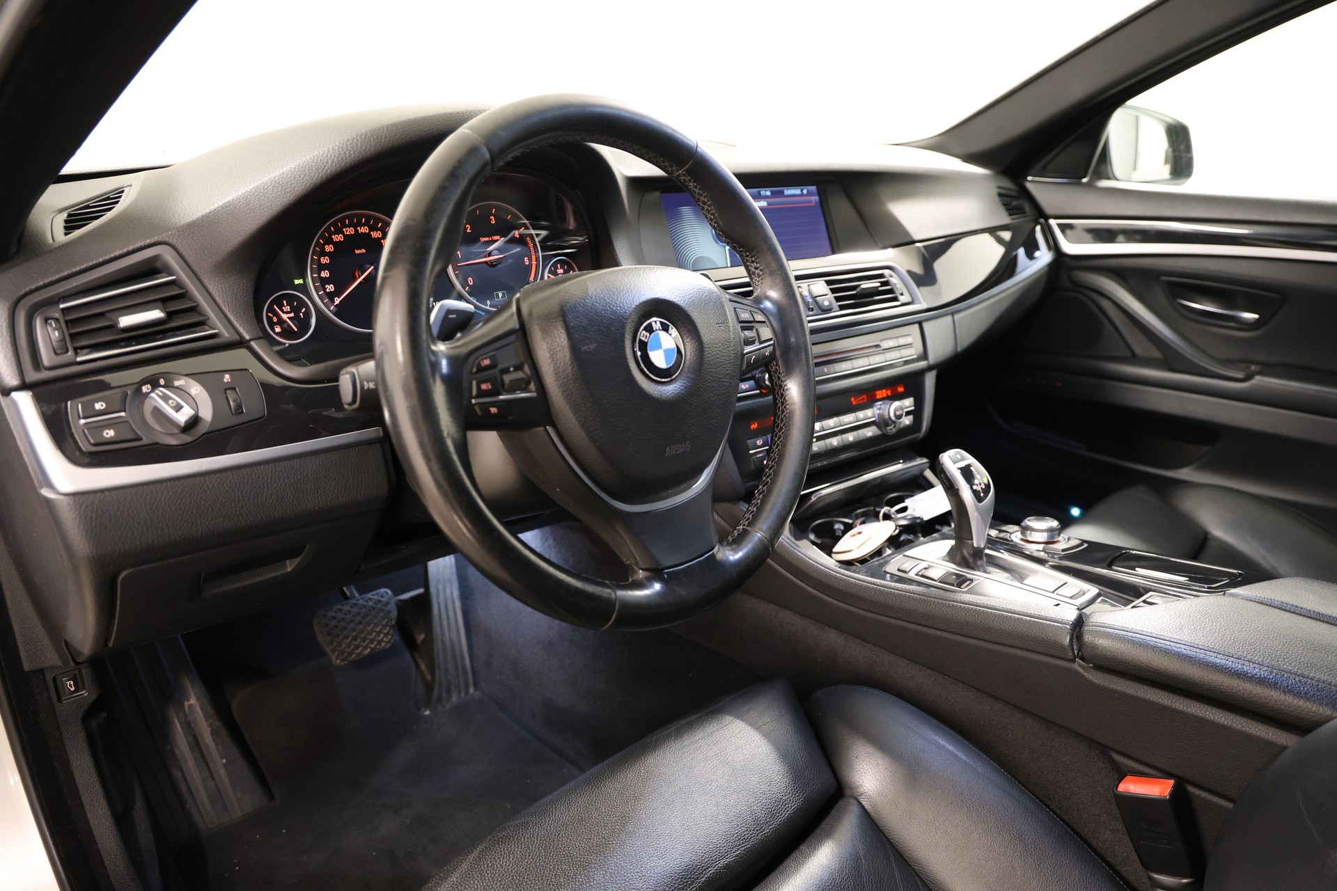 BMW 525d Touring Steptronic frisch ab MFK-image-7