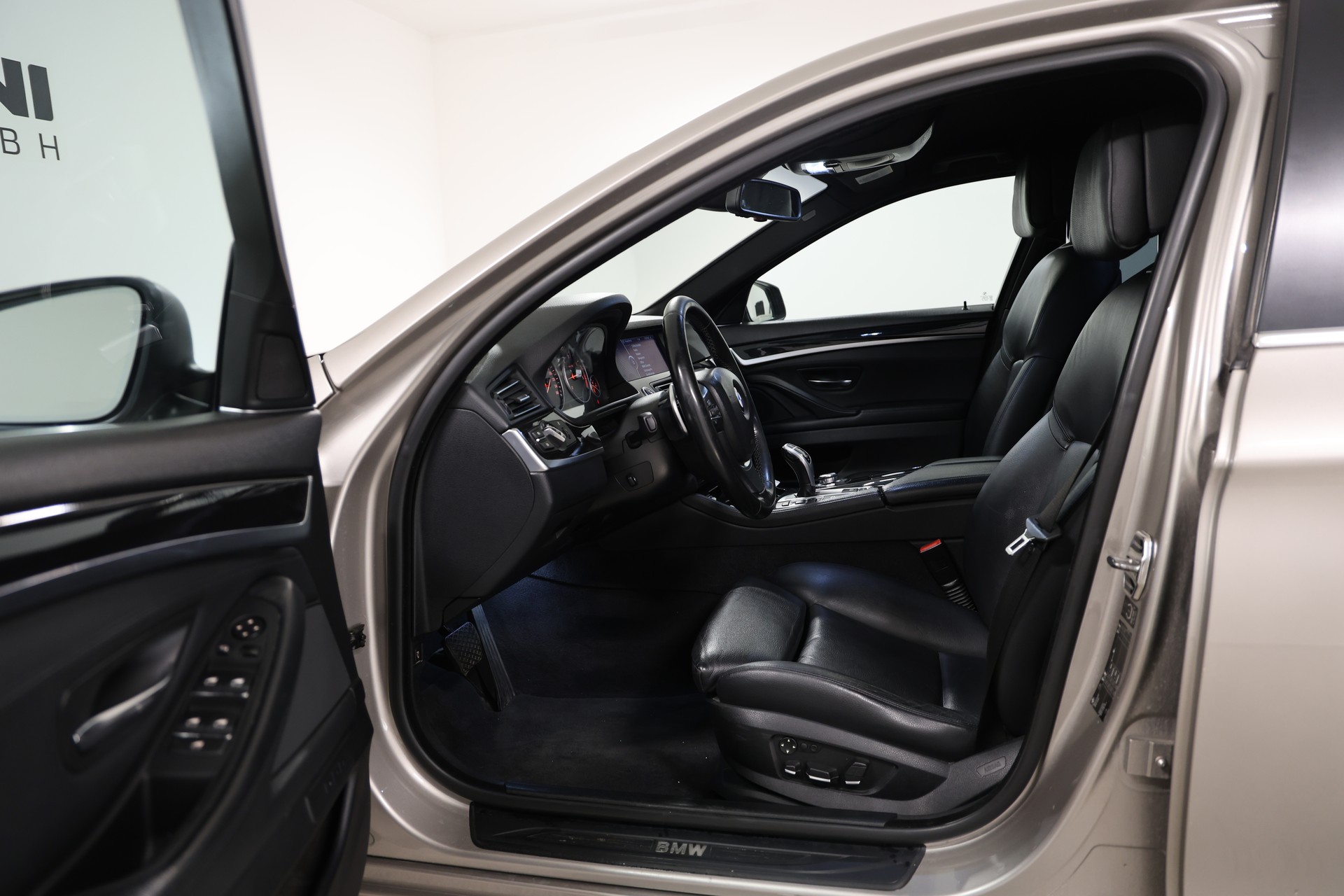 BMW 525d Touring Steptronic frisch ab MFK-image-5
