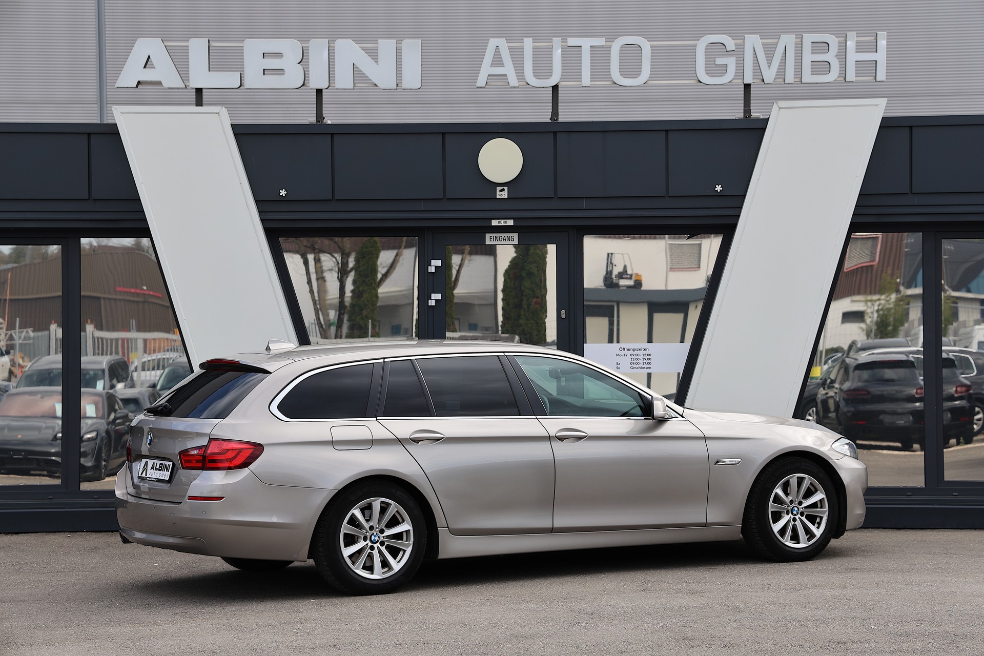 BMW 525d Touring Steptronic frisch ab MFK-showroom-element-3