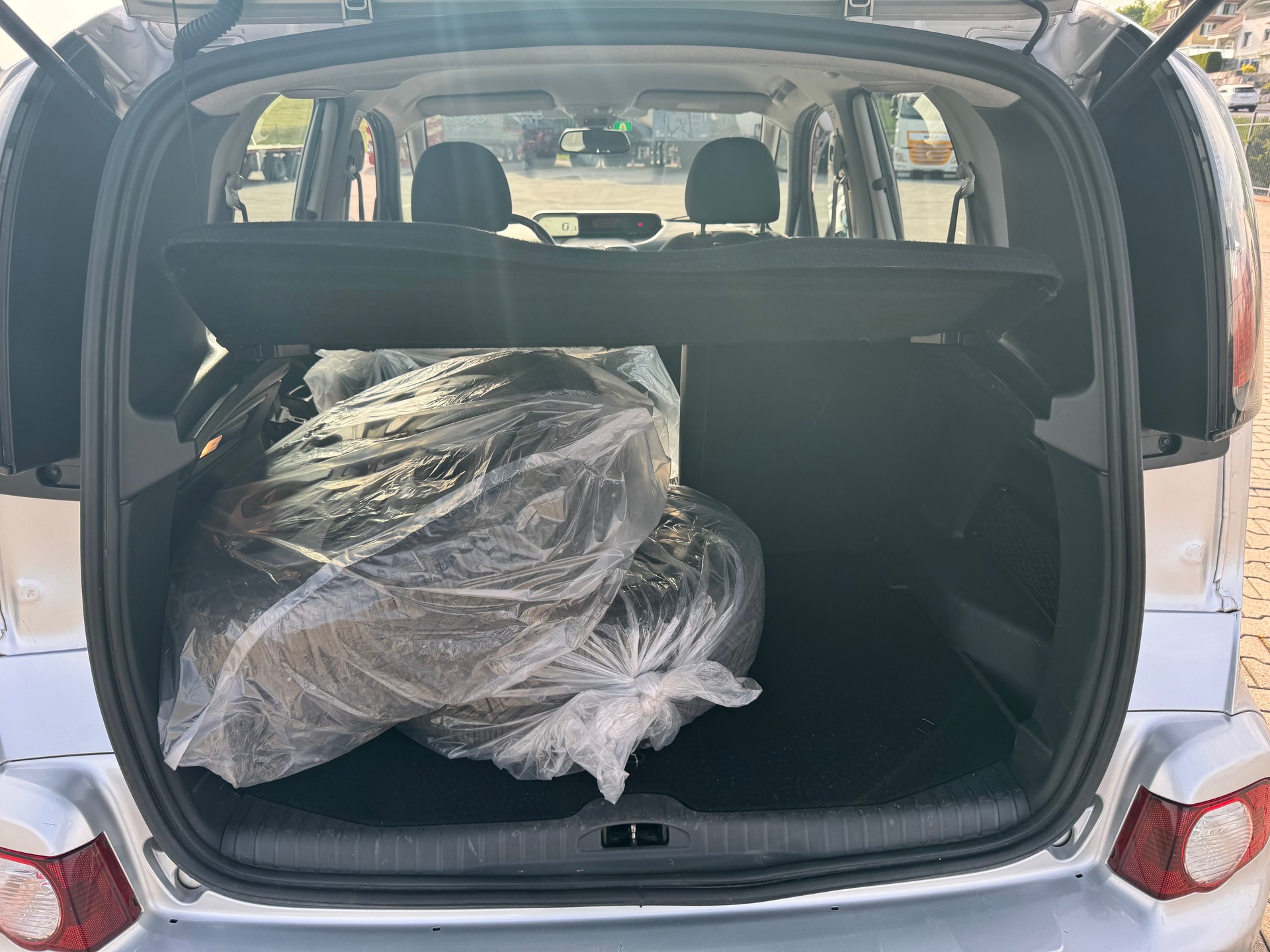 CITROEN C3 Picasso 1.6 HDi Exclusive EGS6-image-4