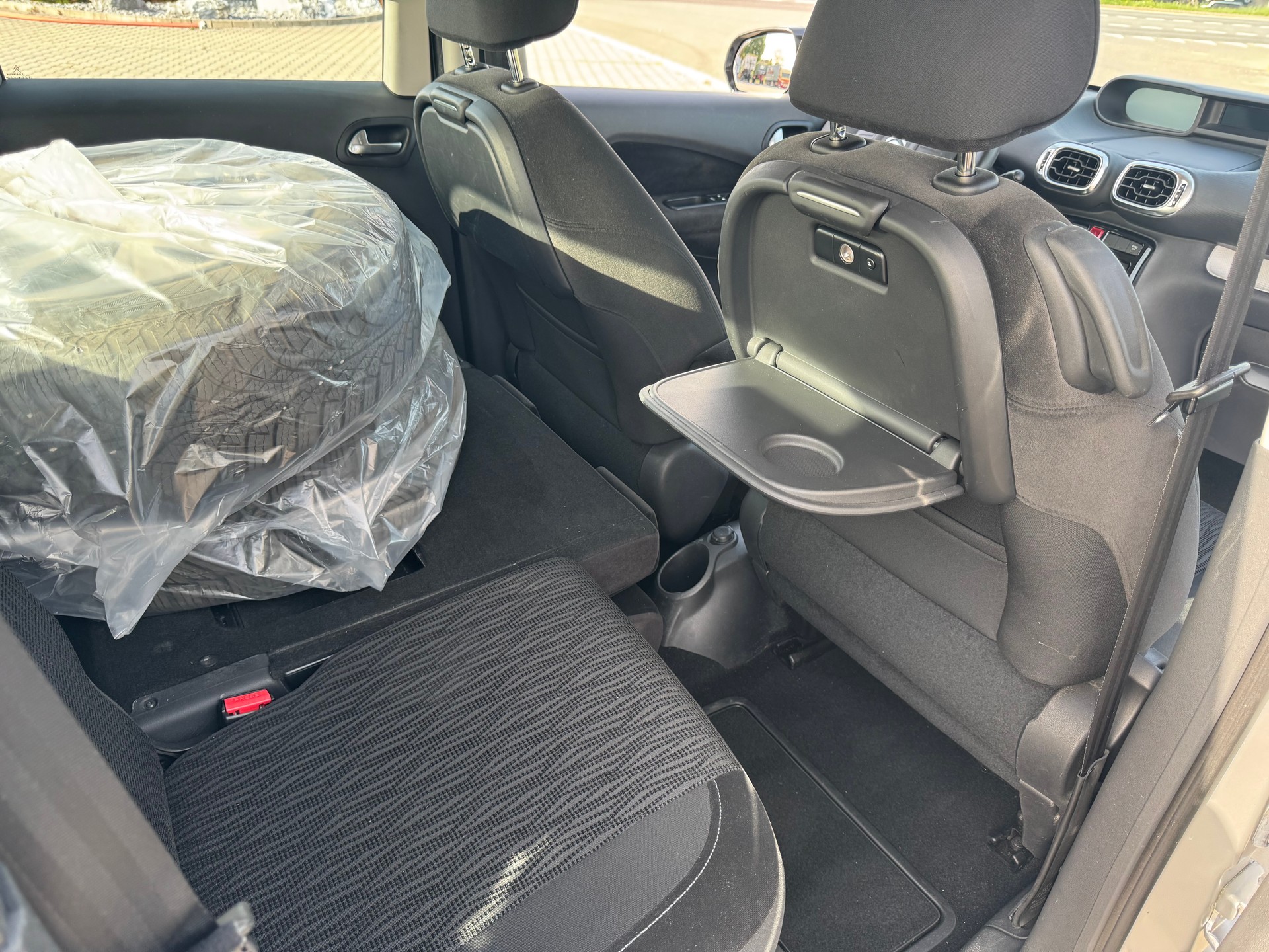 CITROEN C3 Picasso 1.6 HDi Exclusive EGS6-image-10