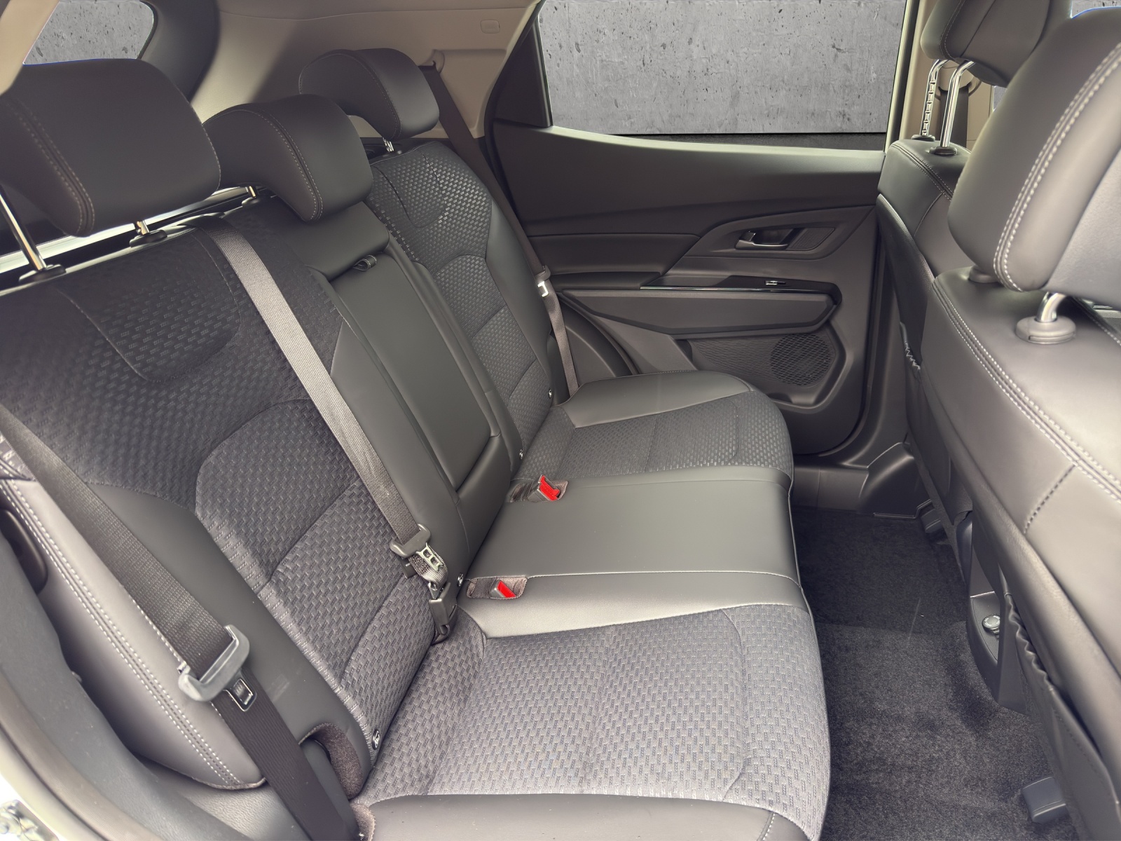 KGM-SsangYong Korando 1.5 T-Gdi Blackline 4WD-image-12