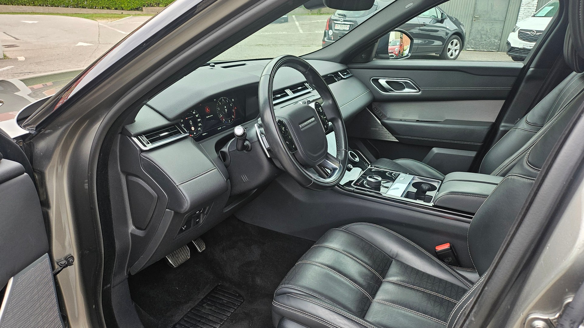 LAND ROVER Range Rover Velar R-Dynamic P 250 HSE Automatic-image-13