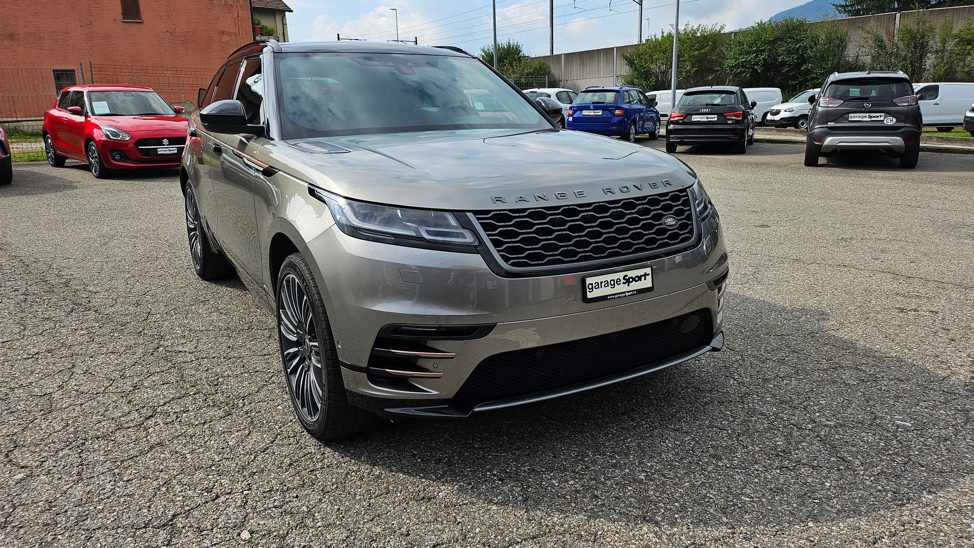 LAND ROVER Range Rover Velar R-Dynamic P 250 HSE Automatic-image-3