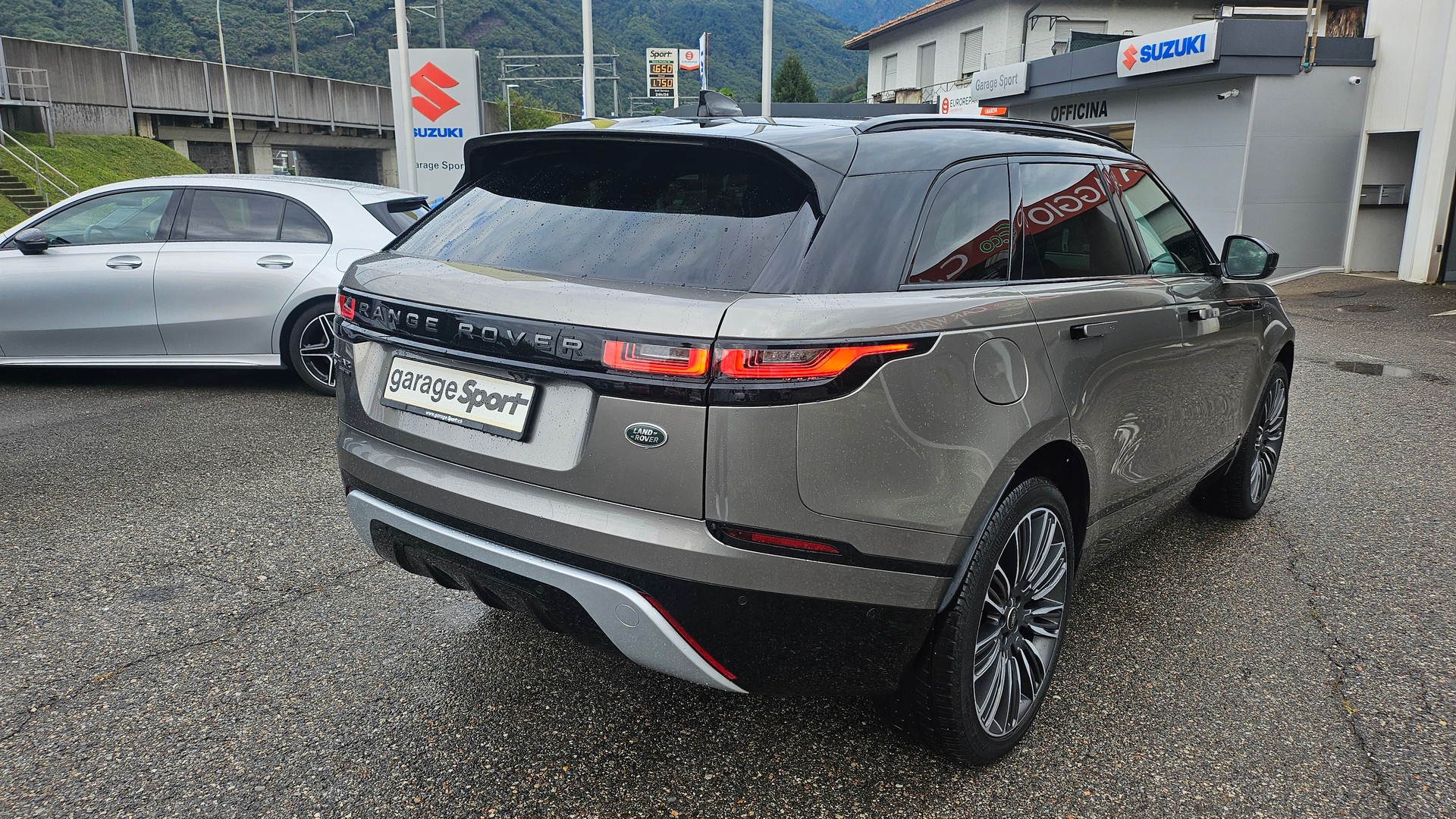 LAND ROVER Range Rover Velar R-Dynamic P 250 HSE Automatic-image-9