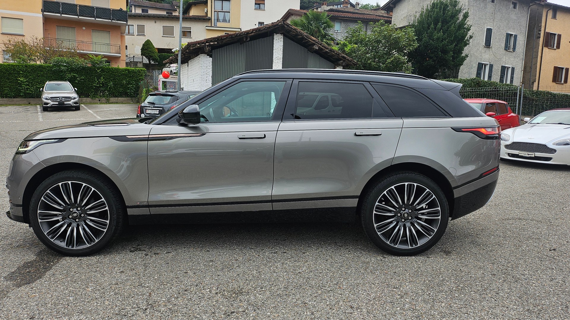 LAND ROVER Range Rover Velar R-Dynamic P 250 HSE Automatic-image-6