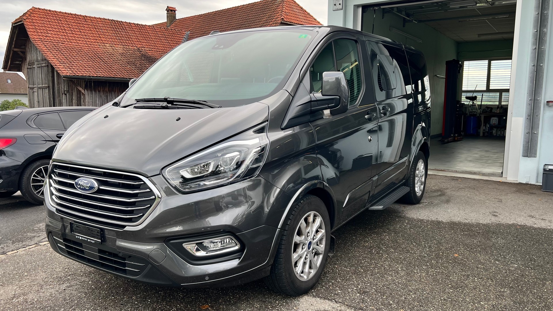 FORD Tourneo Custom 320 L1H1 Titanium A-image-1