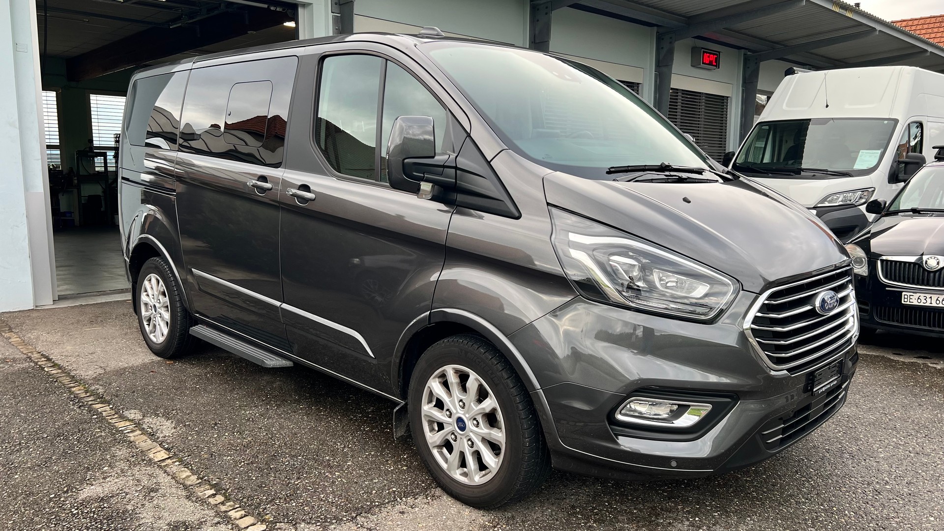 FORD Tourneo Custom 320 L1H1 Titanium A