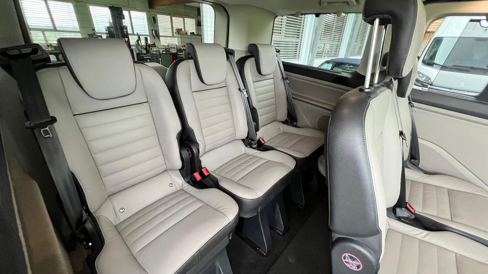 FORD Tourneo Custom 320 L1H1 Titanium A-image-7