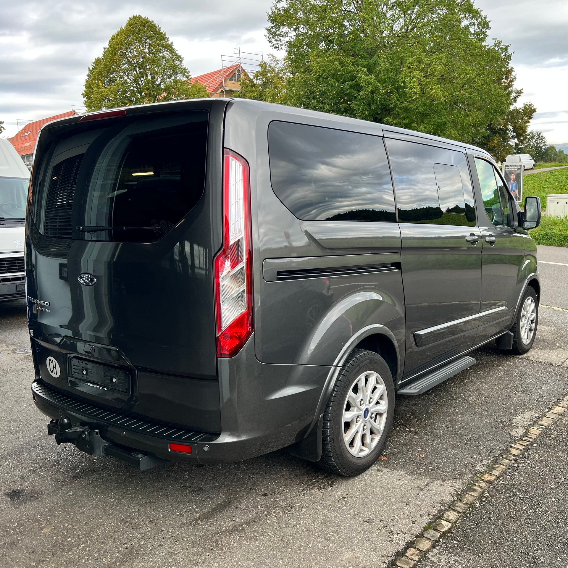 FORD Tourneo Custom 320 L1H1 Titanium A-image-3