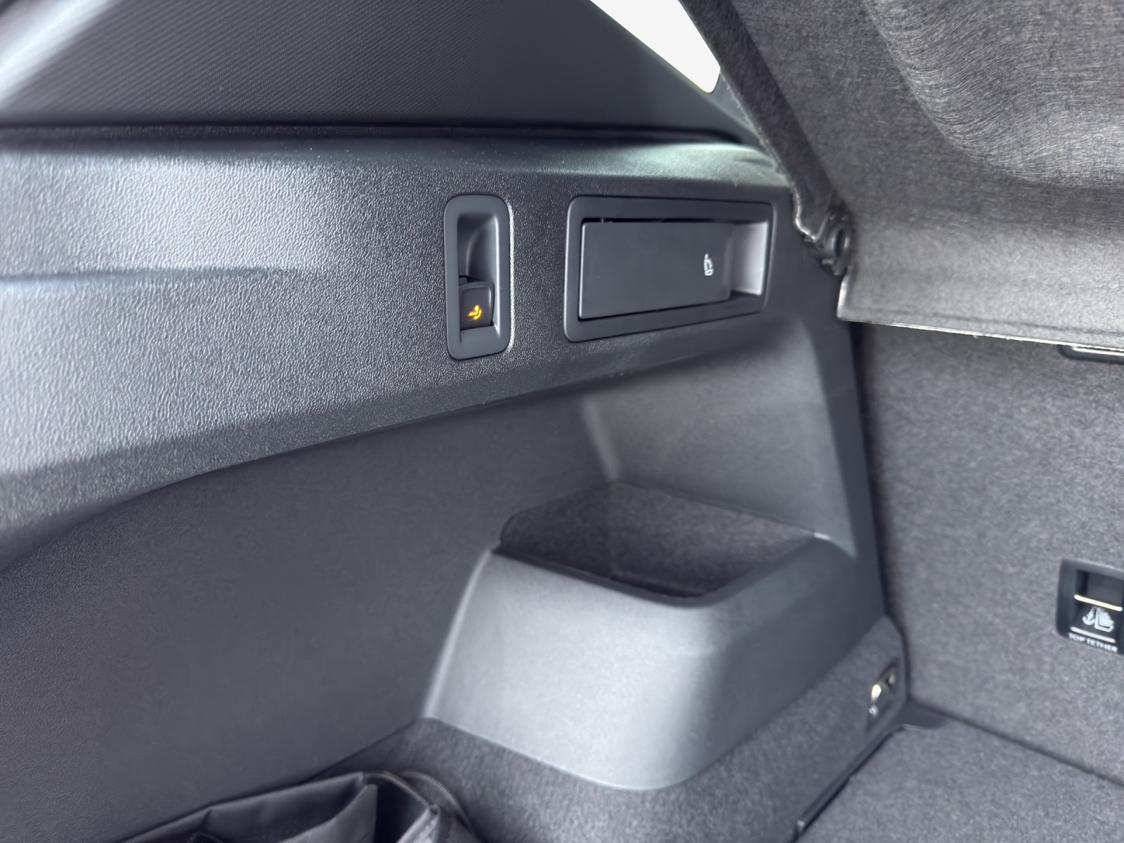 VW Tiguan 2.0 TSI DSG R-Line 4Motion-image-13