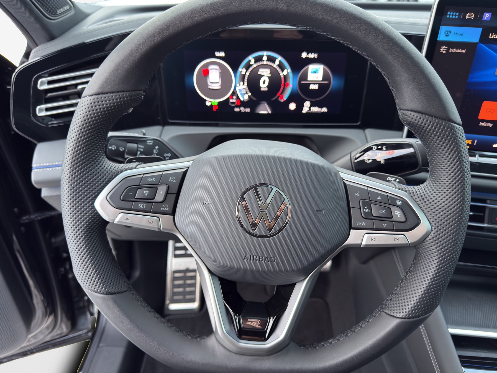 VW Tiguan 2.0 TSI DSG R-Line 4Motion-image-9