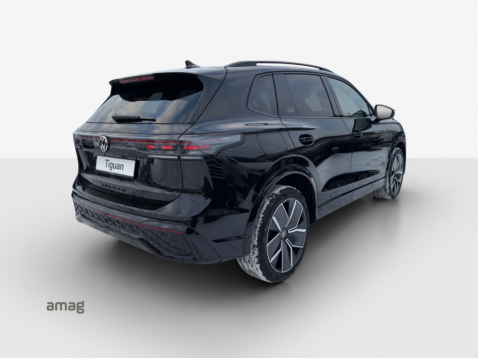 VW Tiguan 2.0 TSI DSG R-Line 4Motion-image-4
