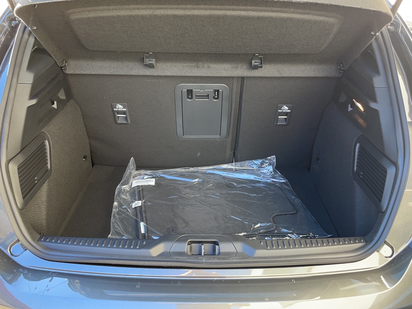 FORD Focus 1.0i EcoB Hybrid 155 ST-Line Style-image-8