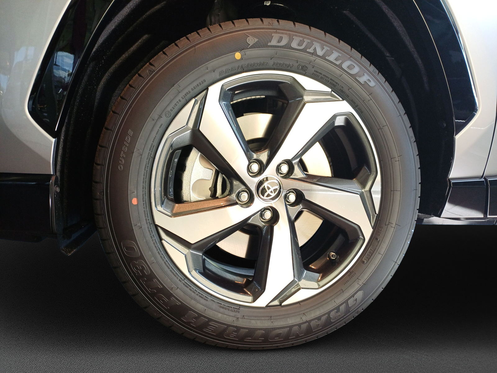 TOYOTA RAV4 2.5 Plug-In-Hybrid Premium-image-3