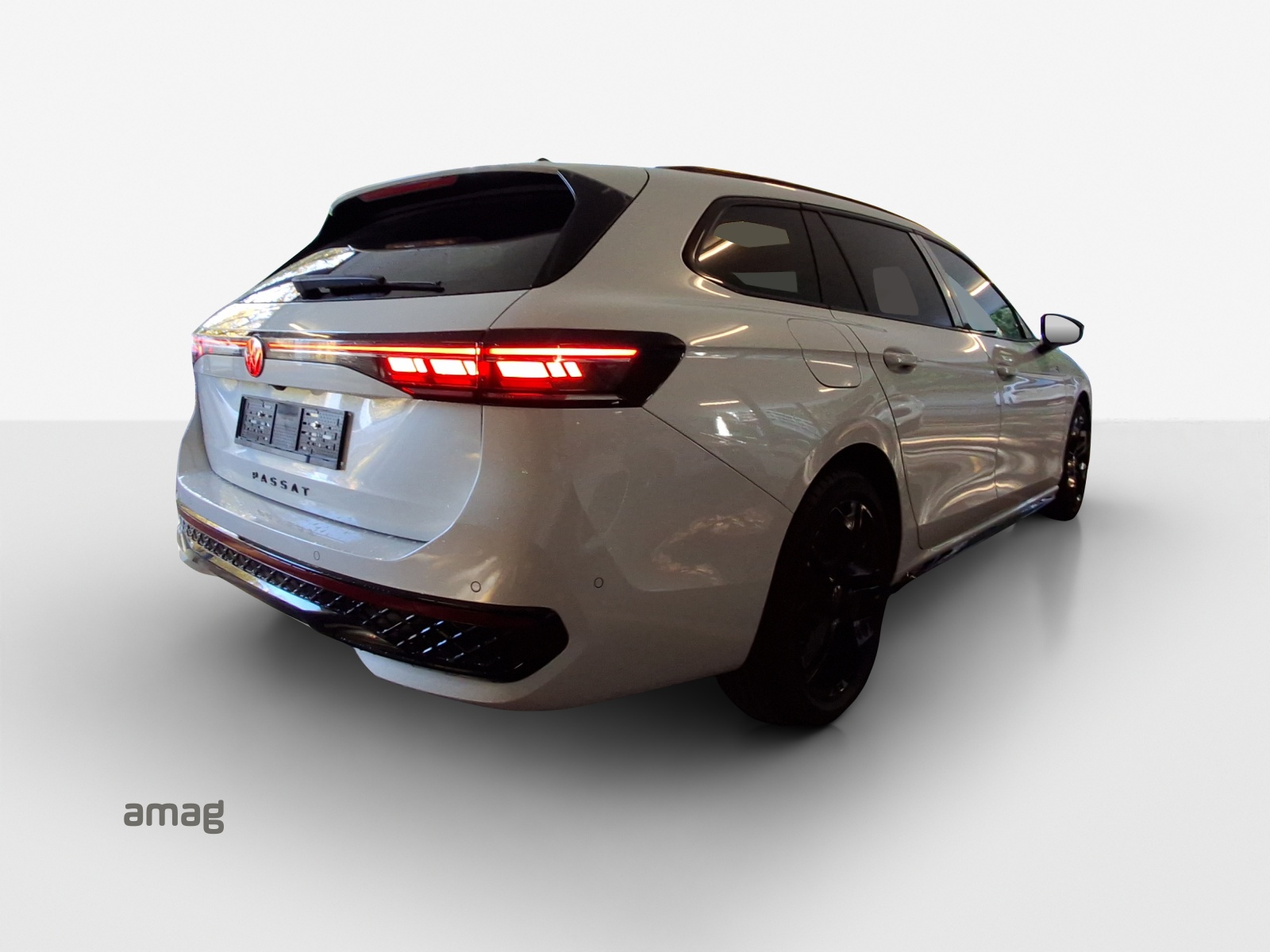 VW Passat Variant 2.0 TSI evo4 R-Line 4 Motion DSG-image-4