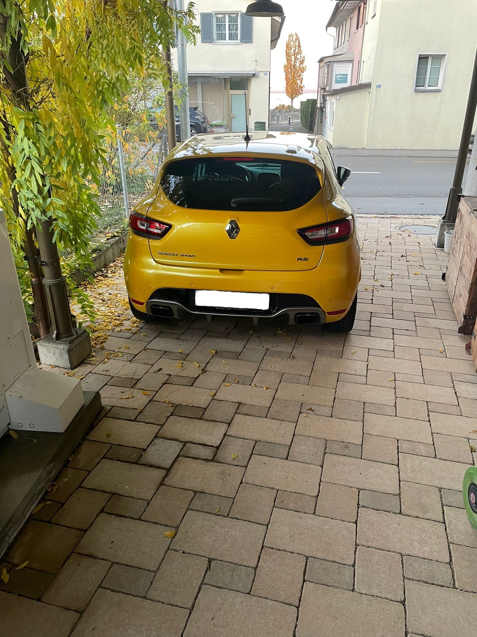 RENAULT Clio 1.6 T RS 220 Trophy EDC-image-2