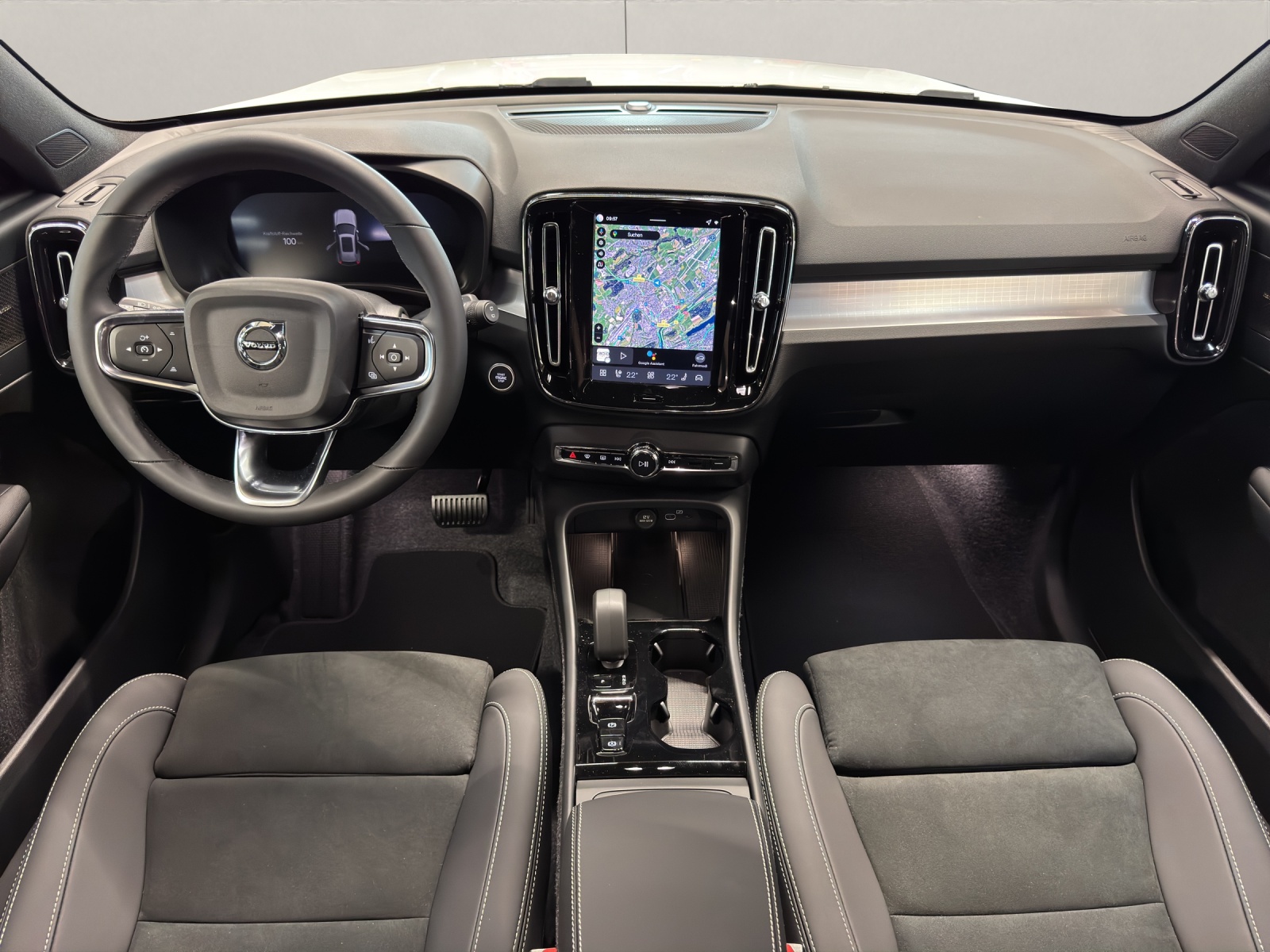 VOLVO XC40 2.0 B4 MH Ultra Dark-image-8