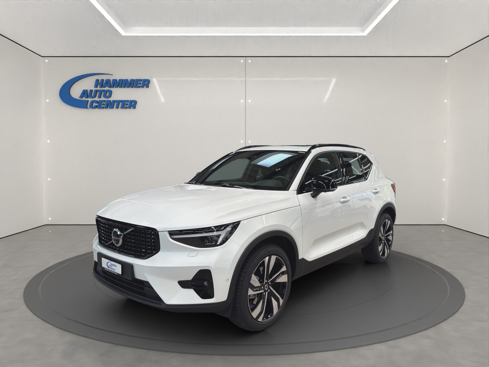 VOLVO XC40 2.0 B4 MH Ultra Dark-image-0