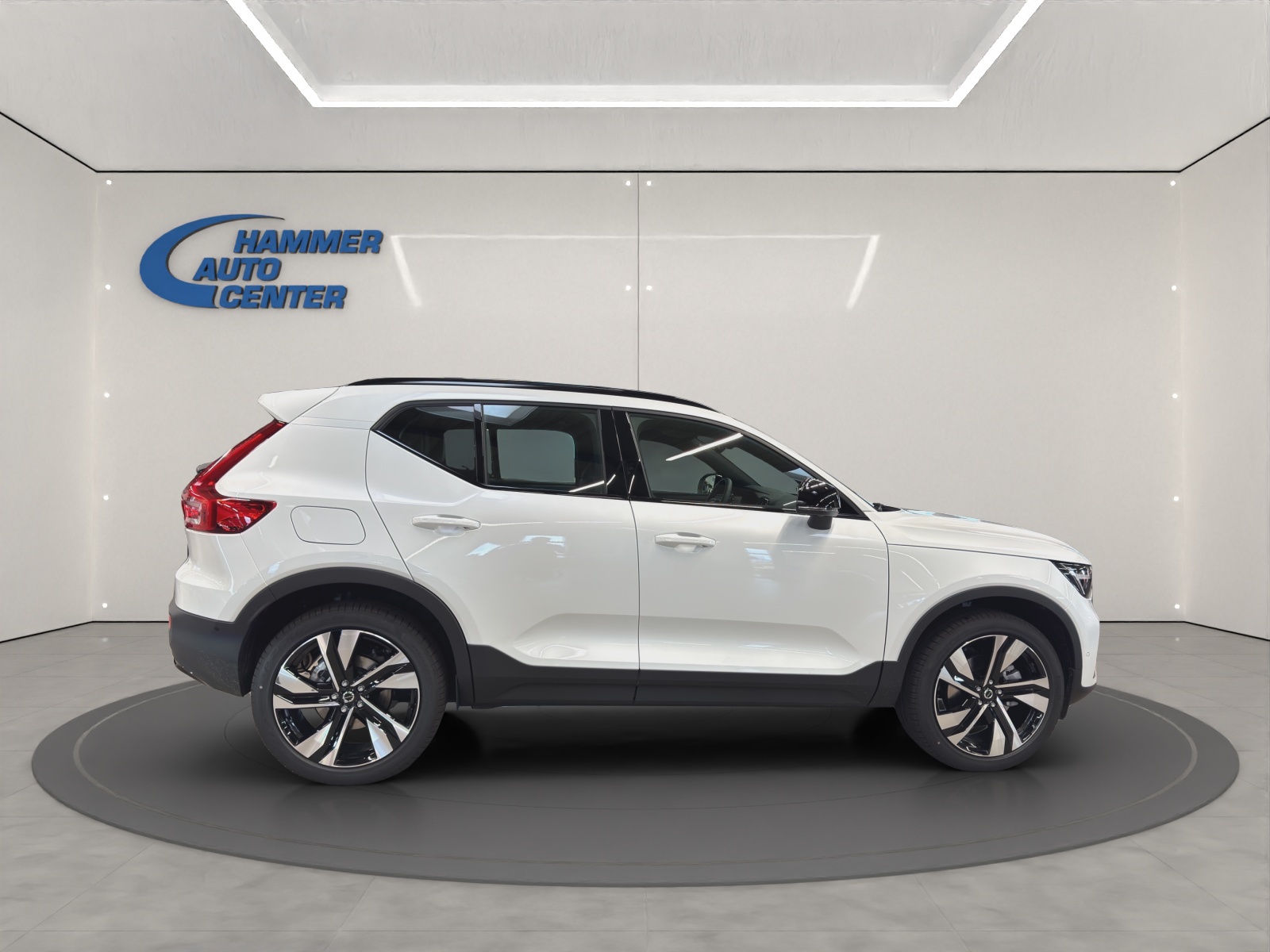 VOLVO XC40 2.0 B4 MH Ultra Dark-image-5